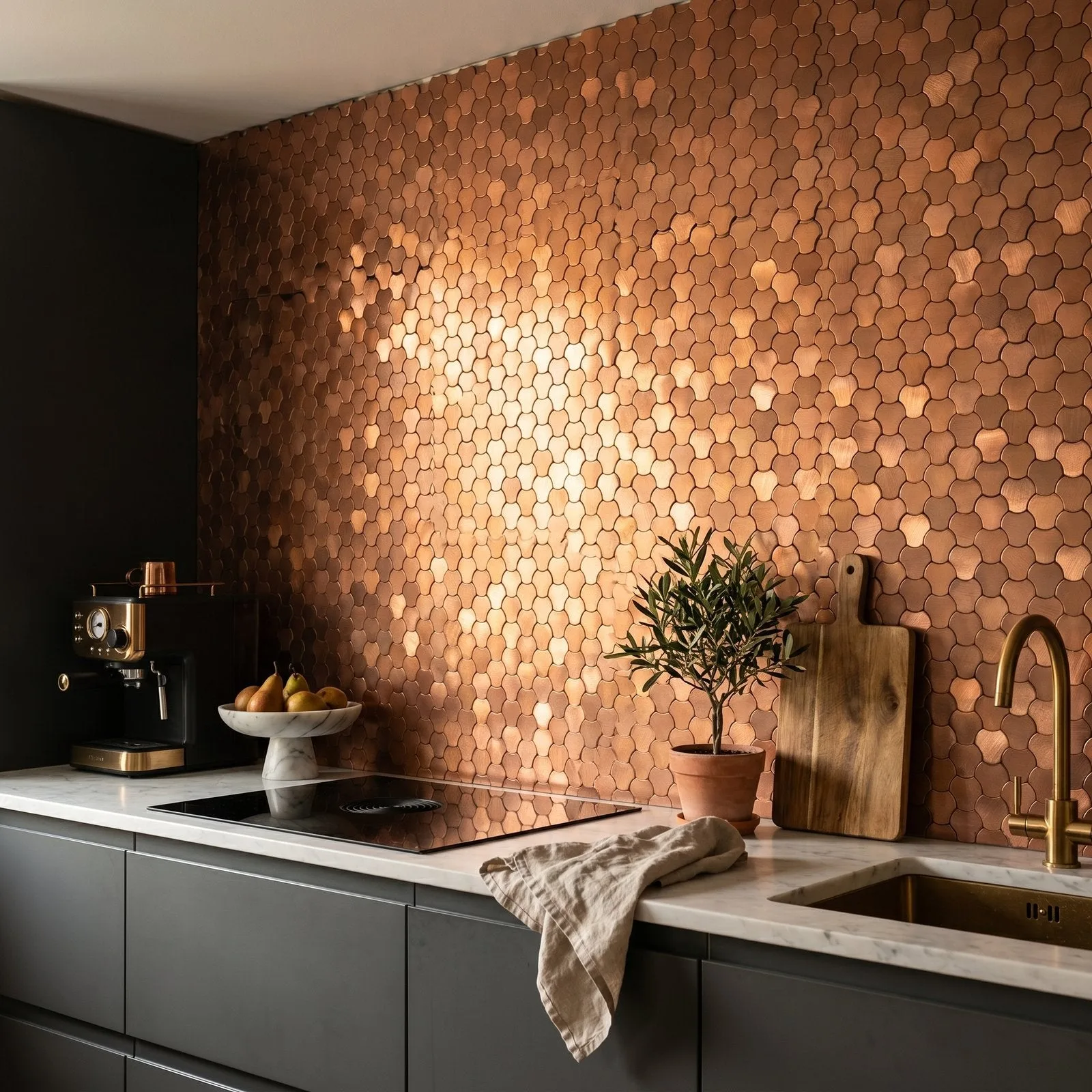 ¿Se puede pintar sobre azulejos adhesivos para salpicadero?