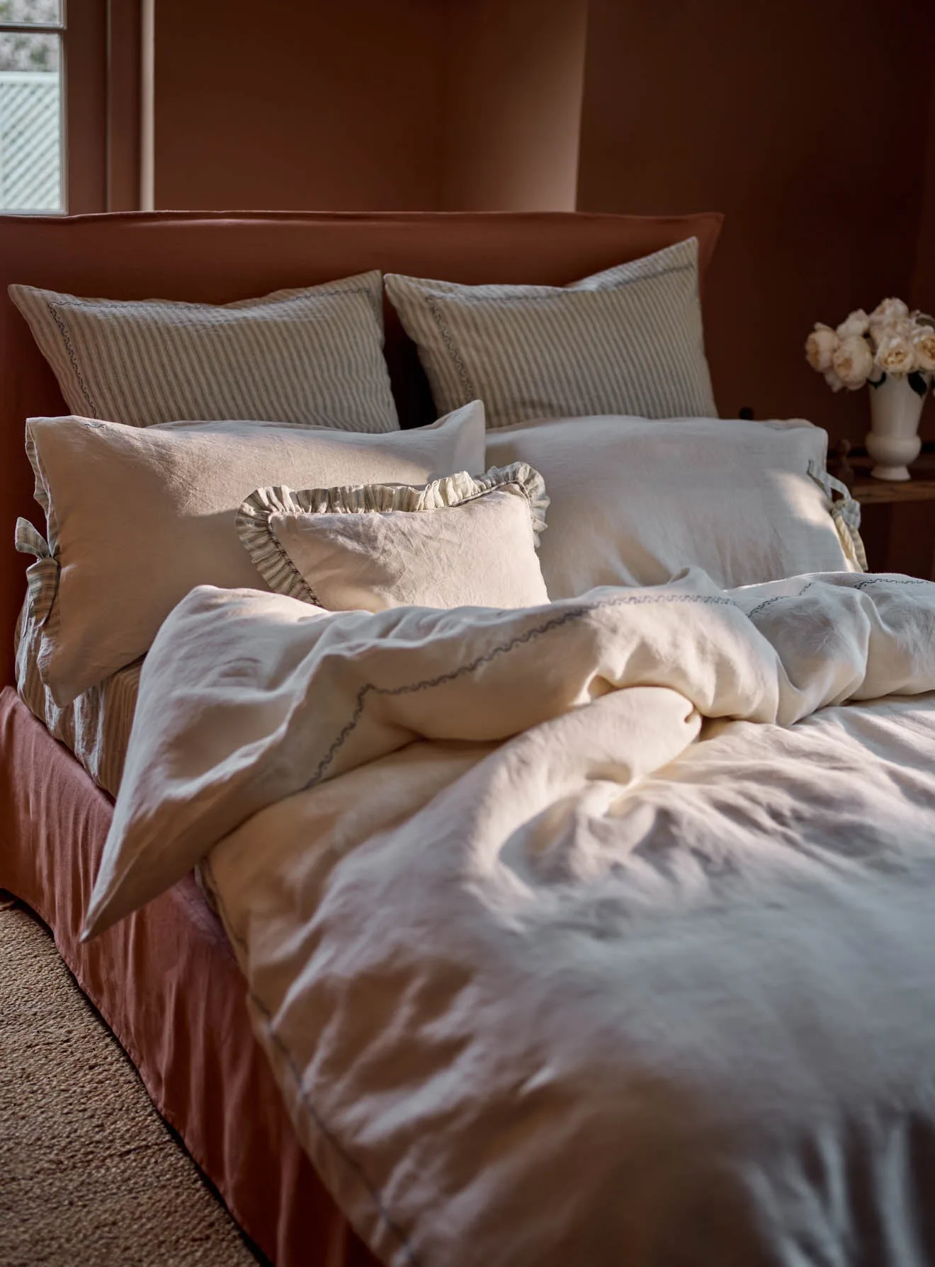 The Ultimate Guide to Choosing the Perfect Bedside Table for Your Bedroom