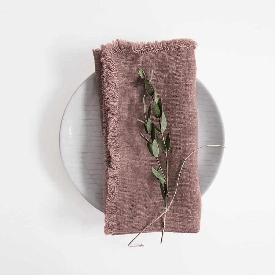 How to Decorate a Table with Linen Coasters and Napkins for Dinner Parties