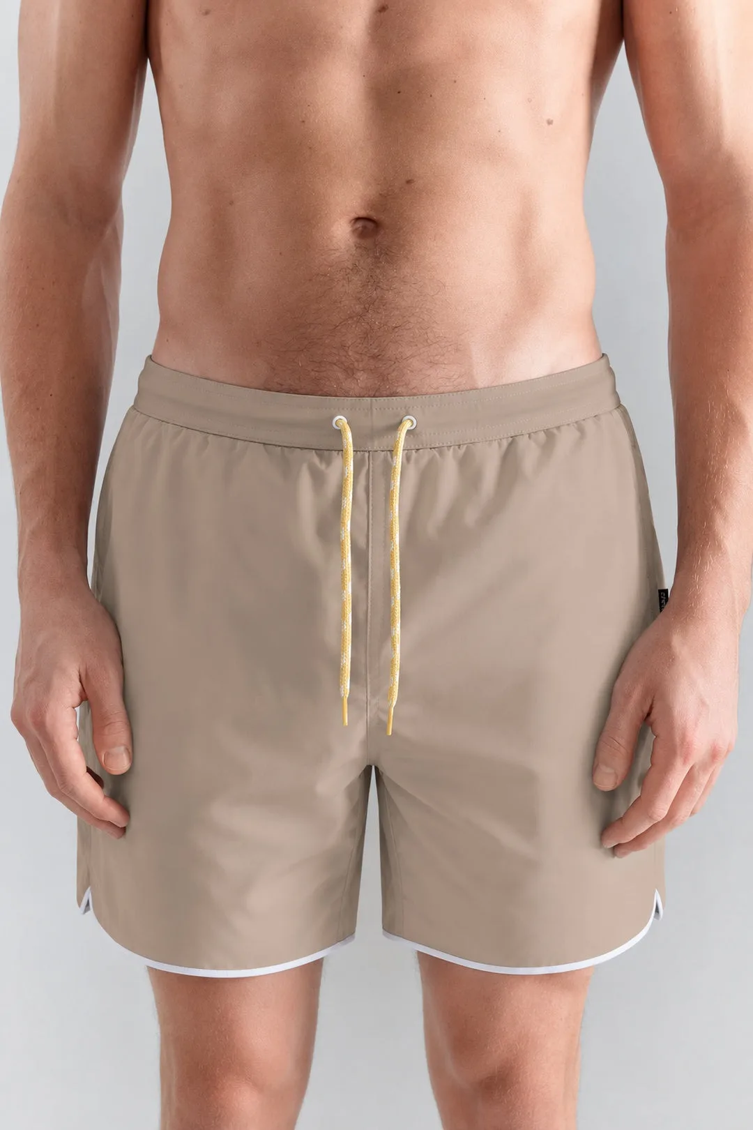 Petro Swim Shorts vs Camicia Bari: Guida al look costiero
