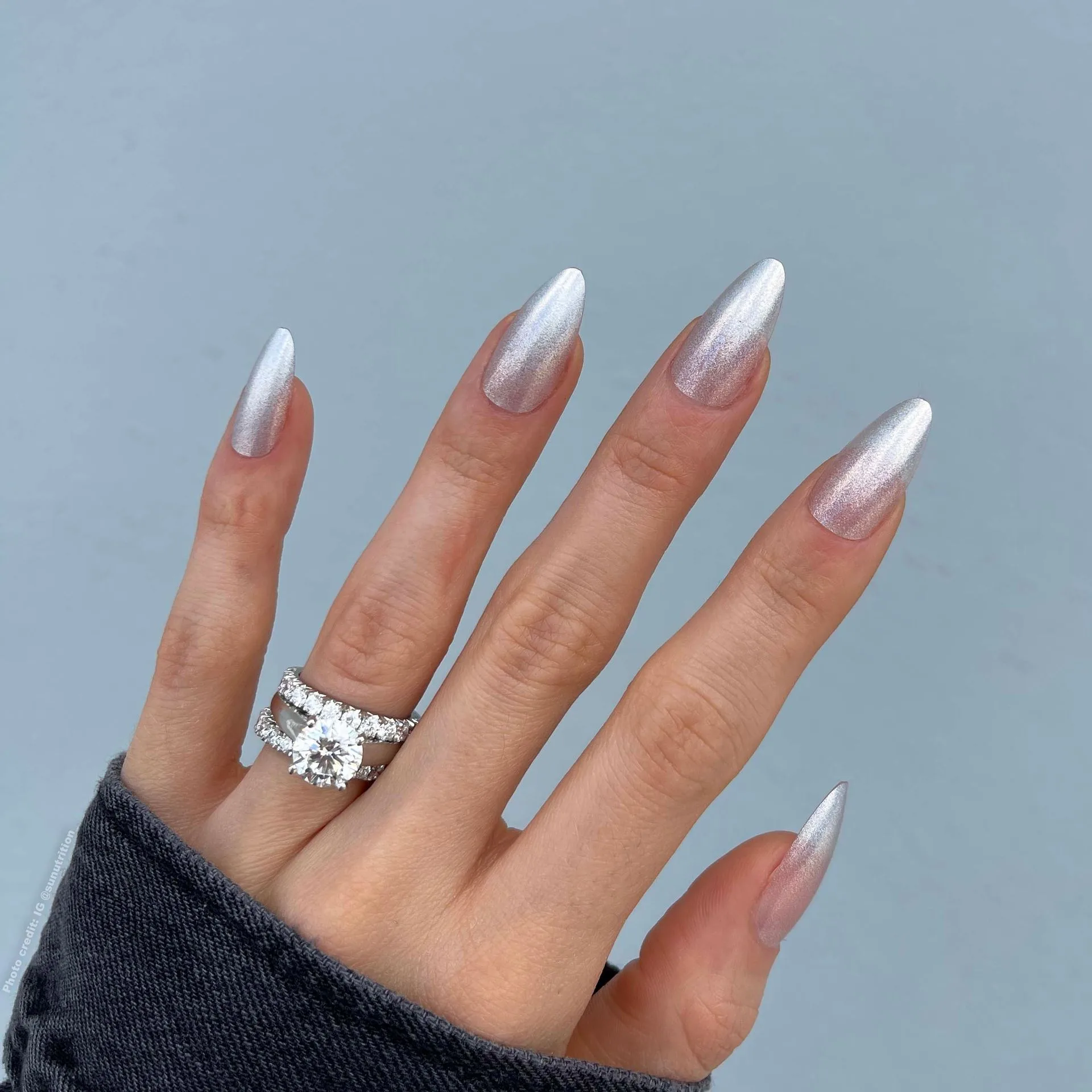 Instant Glam- แก้วสลิปเปอร์ ใส โฮโล โครม อัลมอนด์ กดติดชุดเล็บ