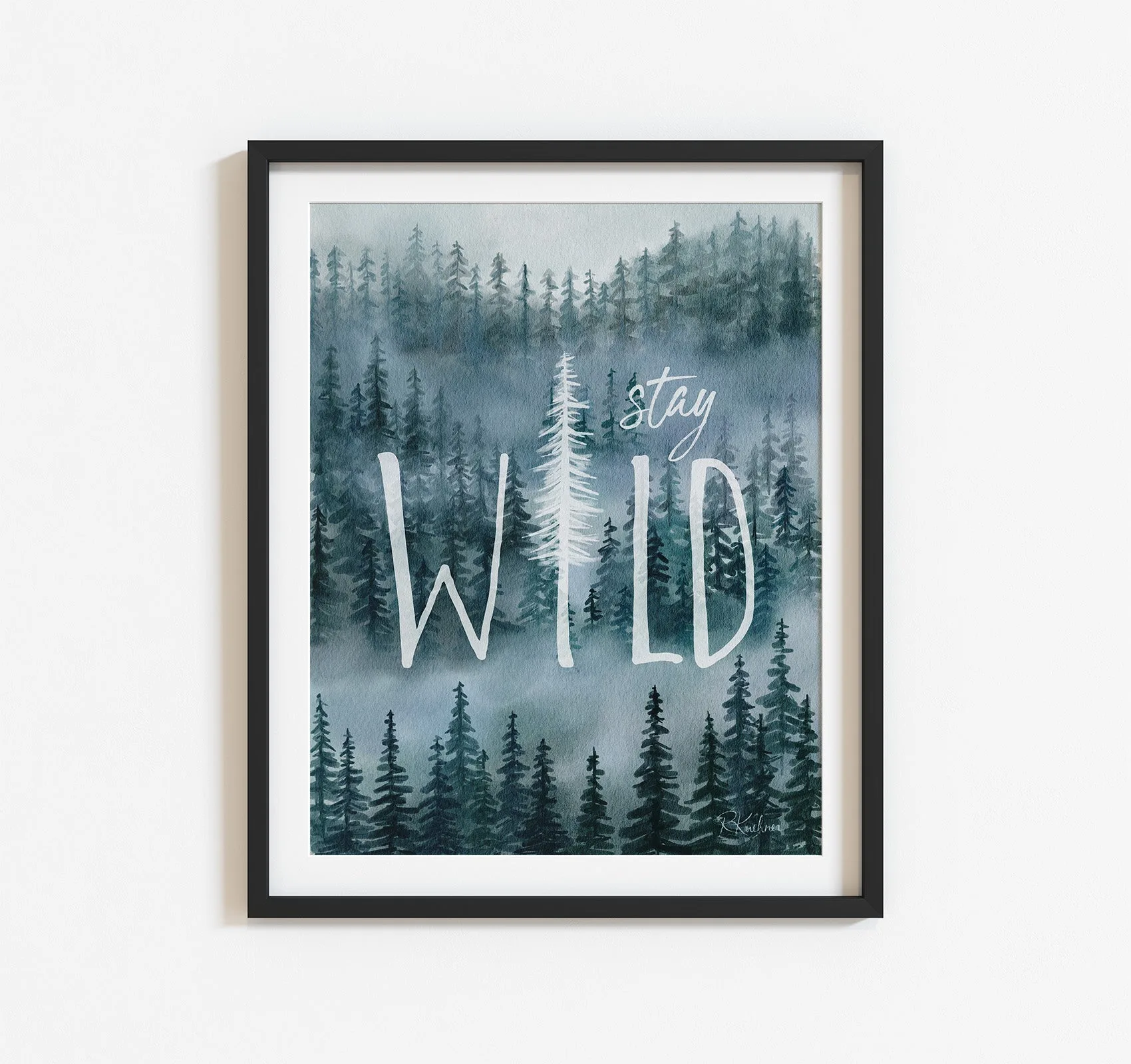 ملصق Stay Wild أم طباعة فنية: أيهما يناسب أسلوبك
