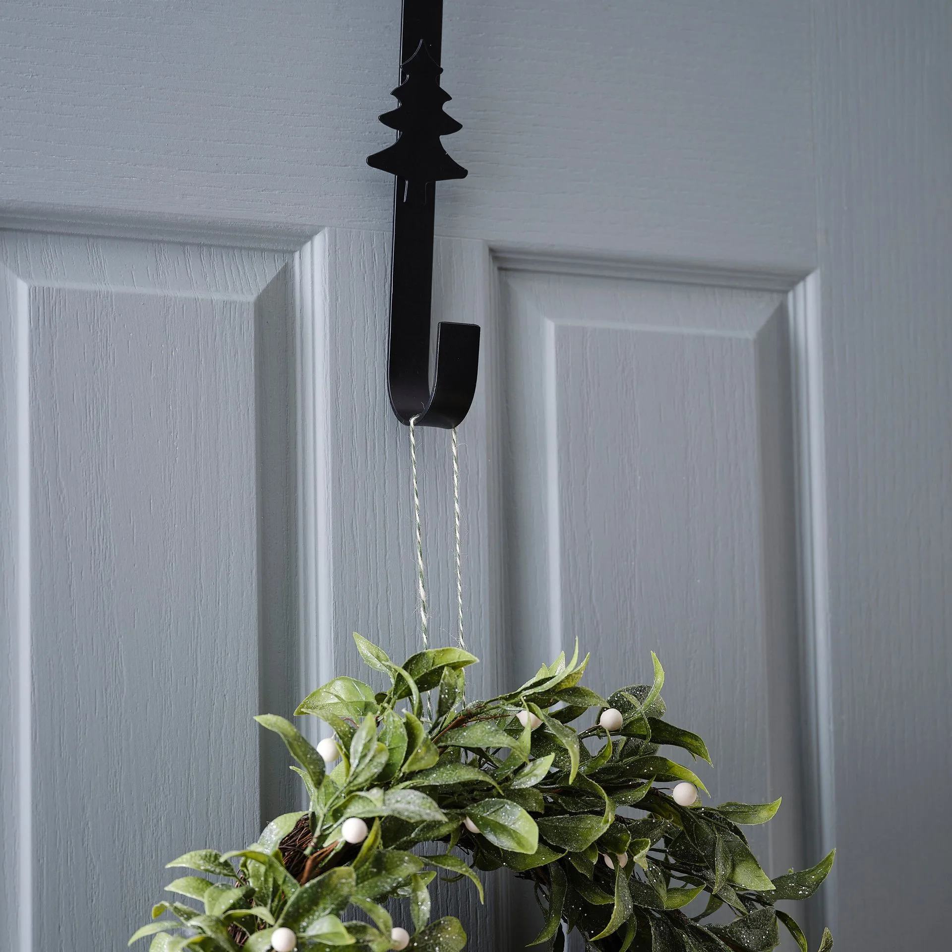 The Rise of Homeware Decor: Trends in Artificial Foliage and Wall Tiles