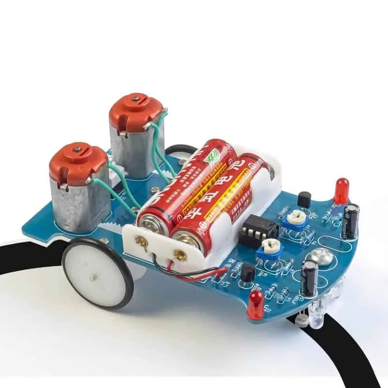 Kit robot suiveur de ligne vs kit voiture intelligente : Lequel acheter ?
