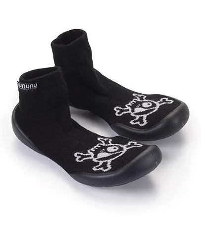 Kids Sliders vs Slippers: Which Indoor Footwear to Choose?