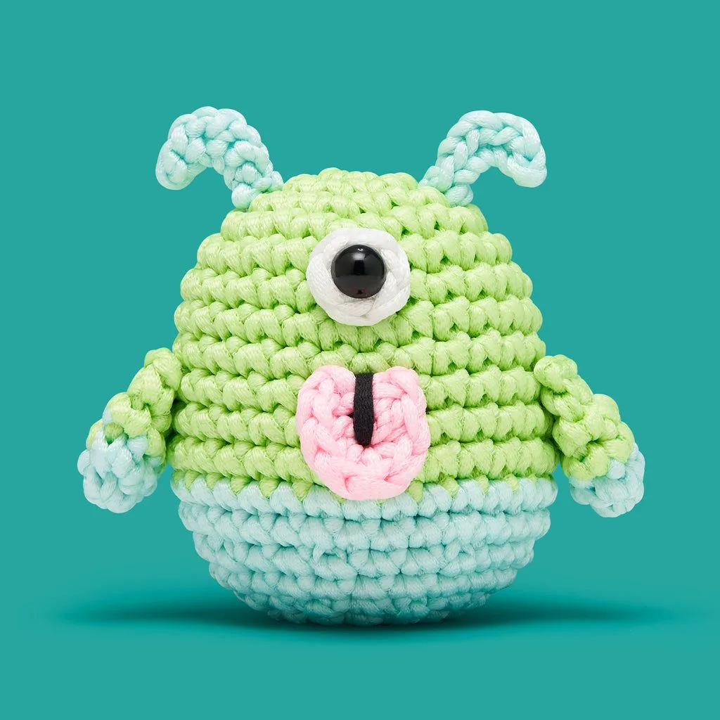 The Best Crochet Kits for Travel: Compact Projects for Planes, Trains, and Road Trips