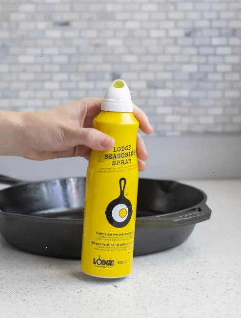 How to Use a Cast Iron Grill Topper for Perfect Indoor-Outdoor Steaks and Vegetables