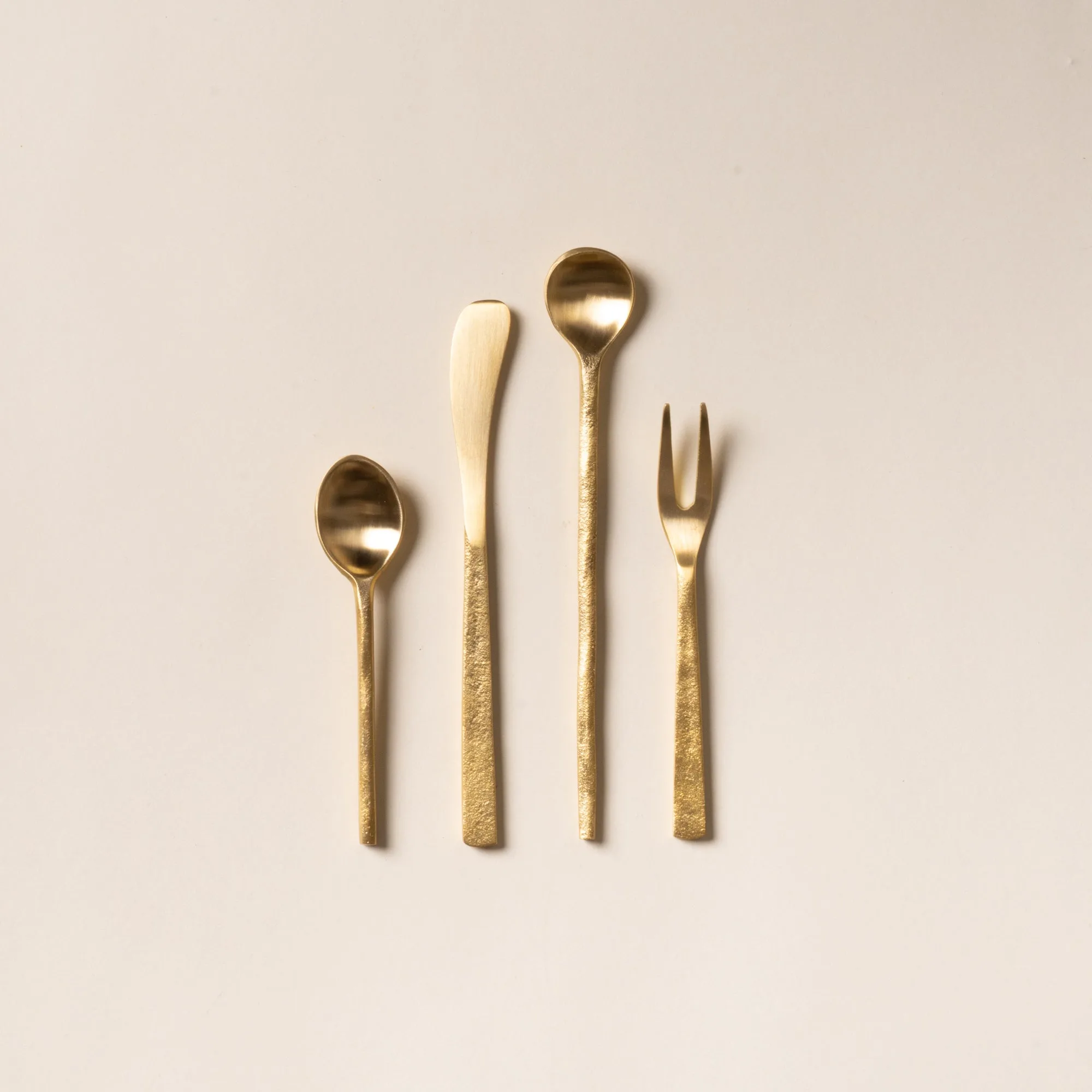 The Complete Guide to Matching Flatware with Your Dinnerware