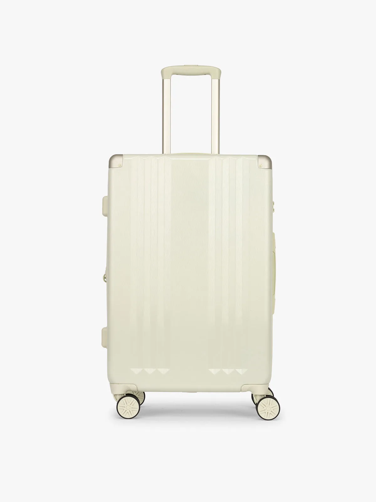 How to Pack a Large Suitcase for Two Weeks with Packing Cubes