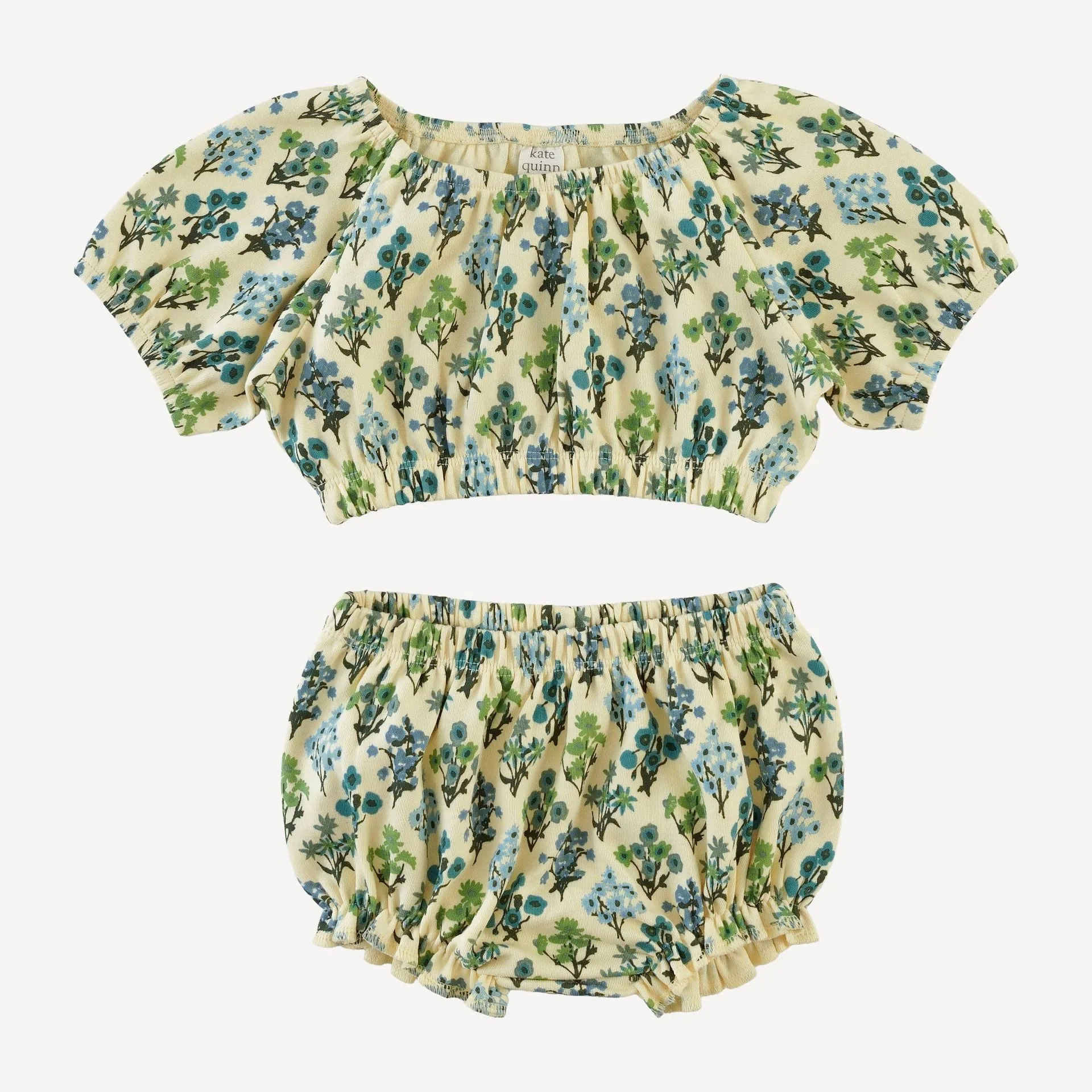 How to Dress Your Baby for Different Weather Conditions