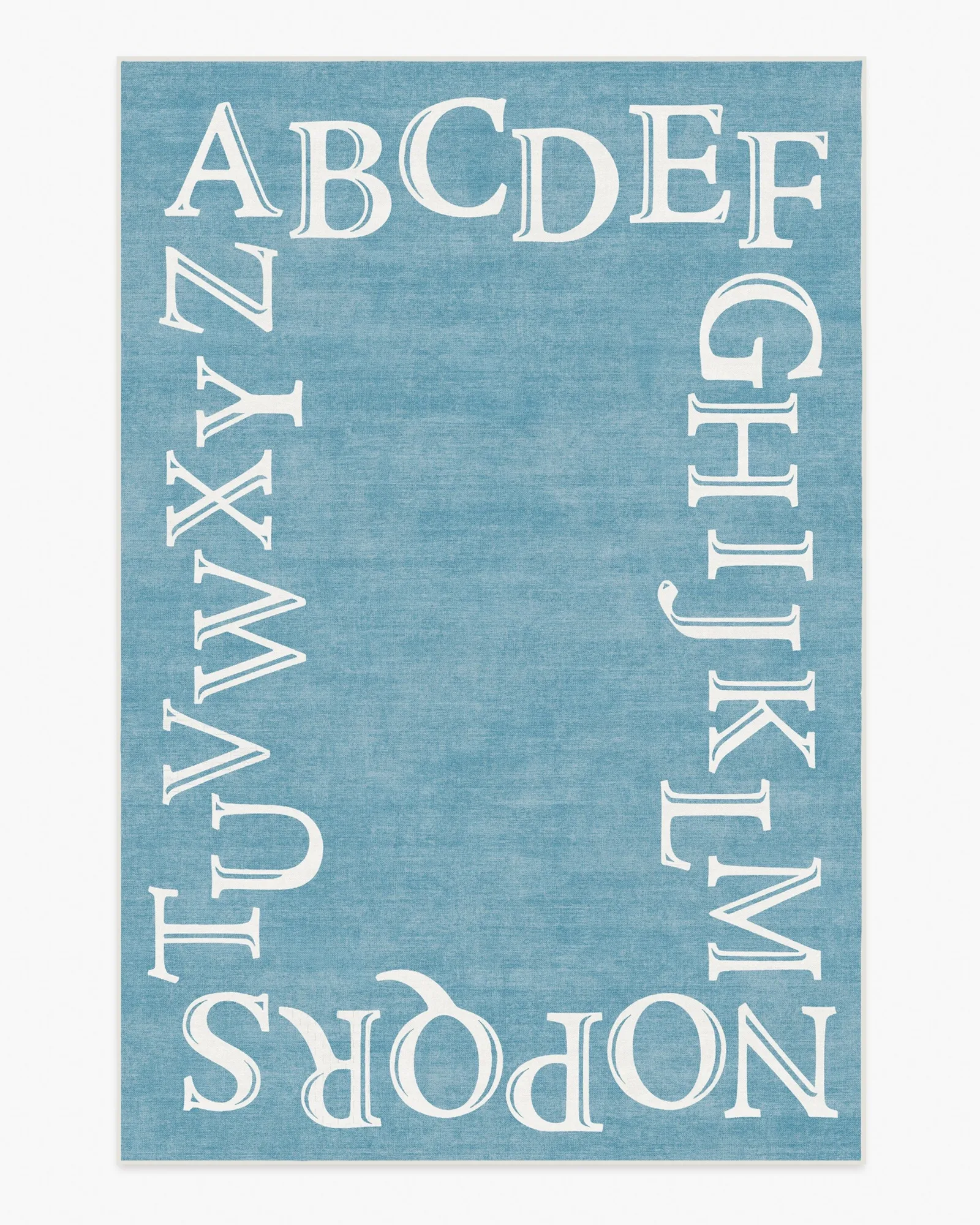 Easy as ABC Teppich in Blau: Styling fürs Kinderzimmer