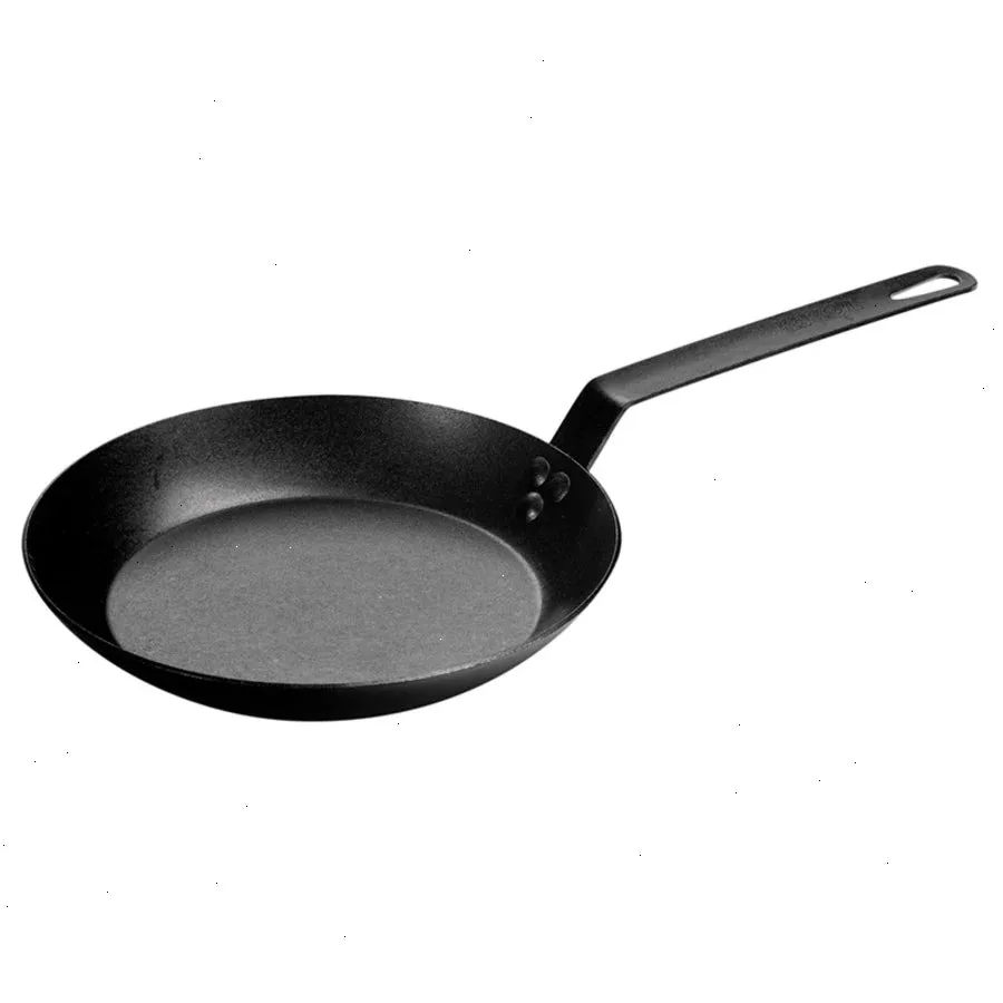 Lodge Carbon Steel vs Seasoned Cast Iron: Performance, Weight, and Care Compared