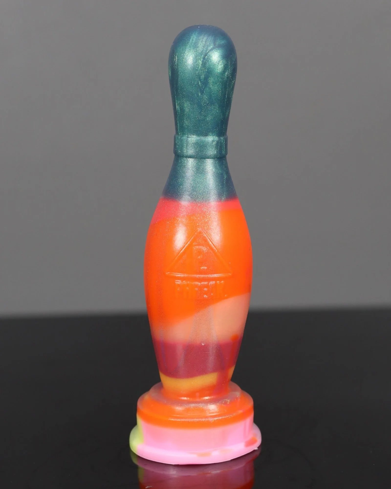Kingpin vs Weavers Ovomorph: Comparação de brinquedos de silicone macio