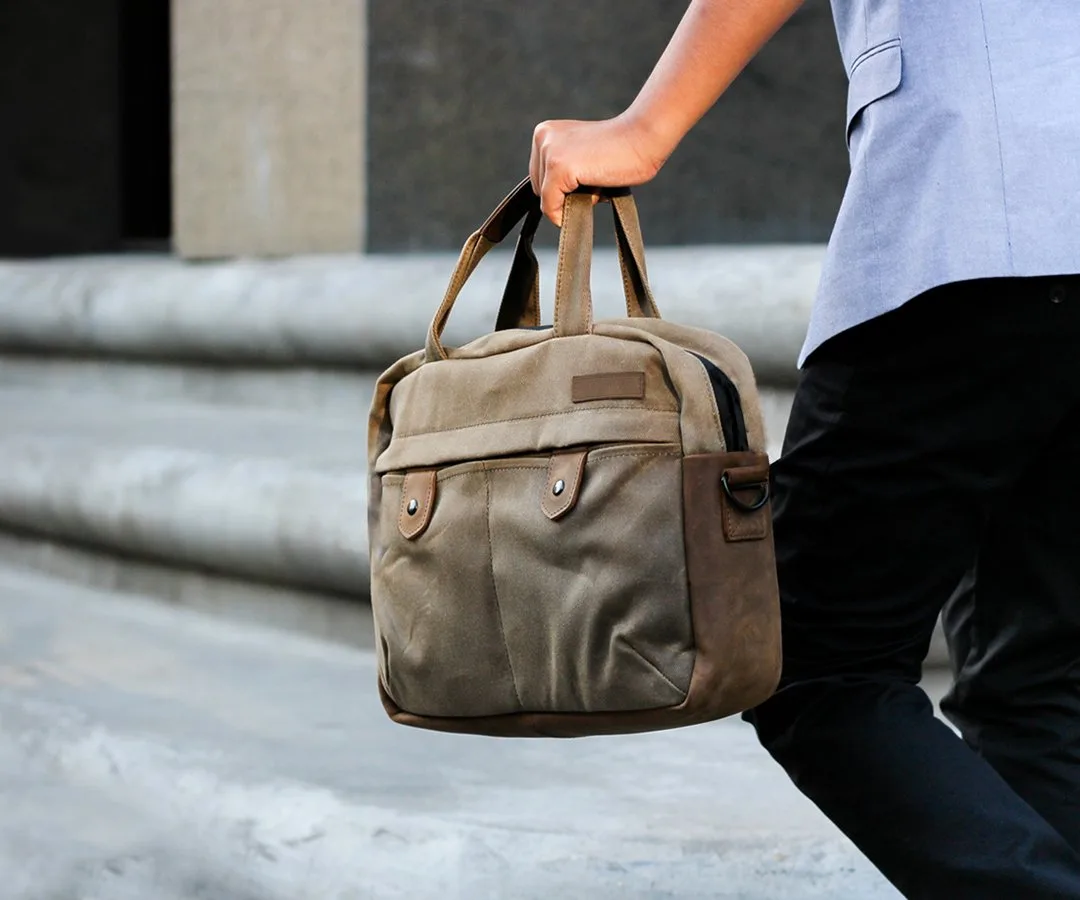 Top 10 Features to Look for in a Messenger Bag: A Complete Buying Guide for Tech Users
