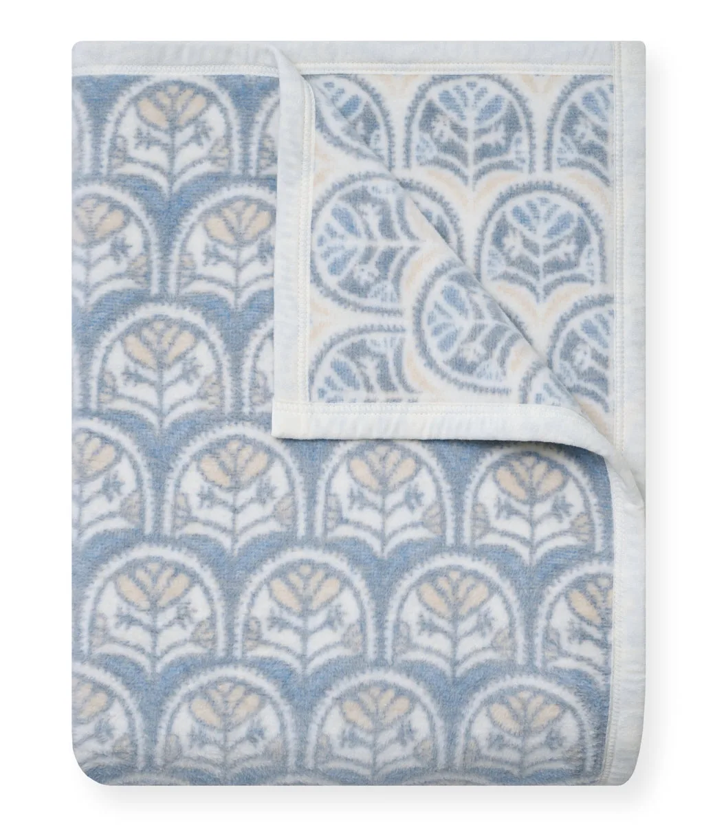 Cottage Scallop Blanket