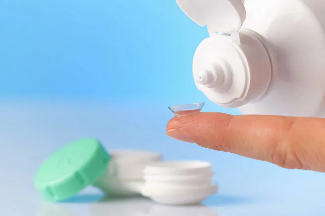 How to Use Multipurpose Lens Solution and Moisturizing Eye Drops