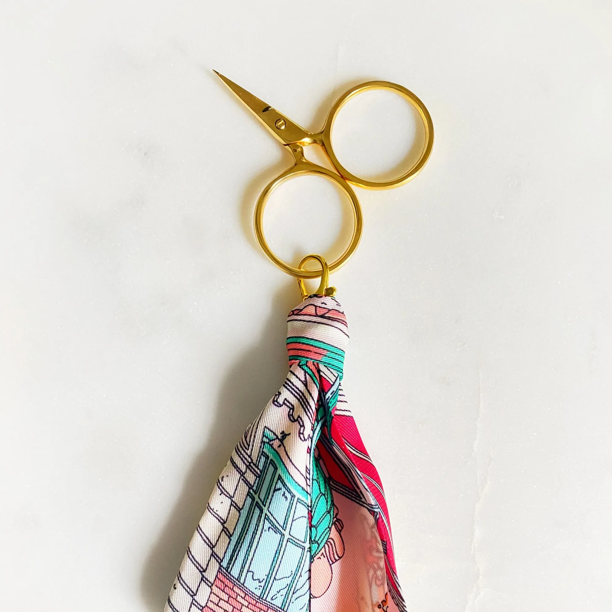 Upcycled schaar-sjaal: zo draag en verzorg je hem
