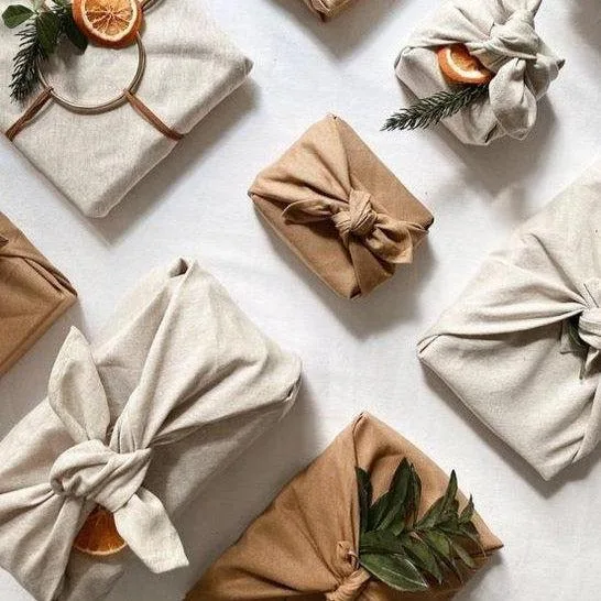 Cách chọn giấy gói quà cho tiệc baby shower hoặc sinh nhật
