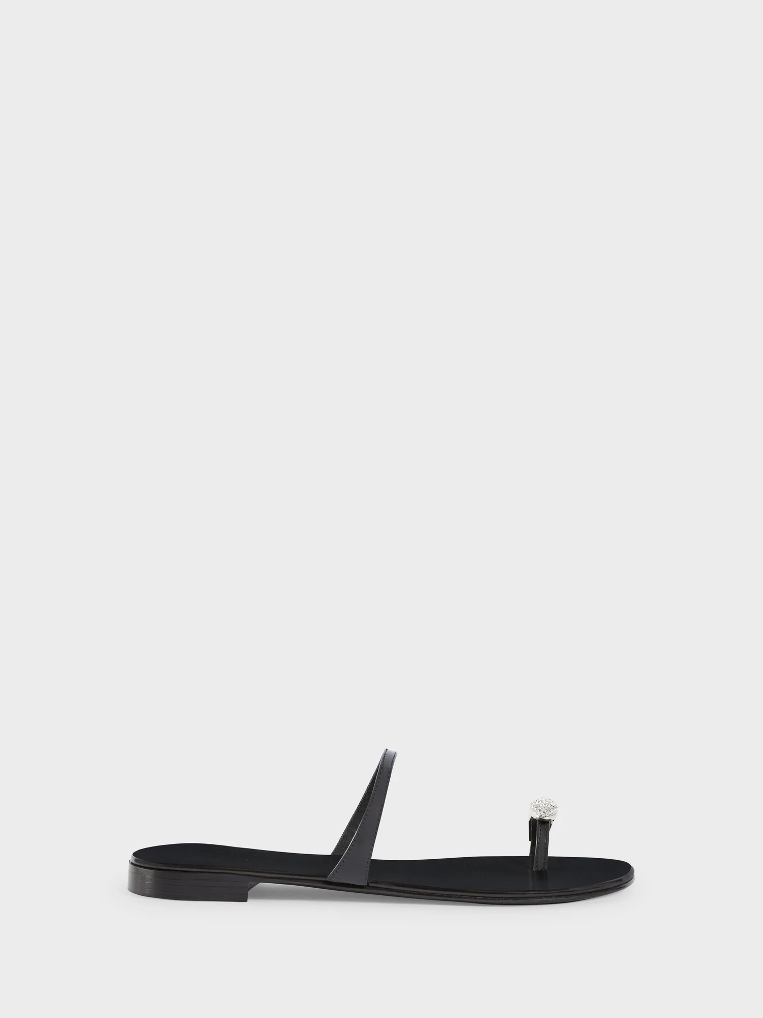 Zo style je de Ring Flat voor casual outfits
