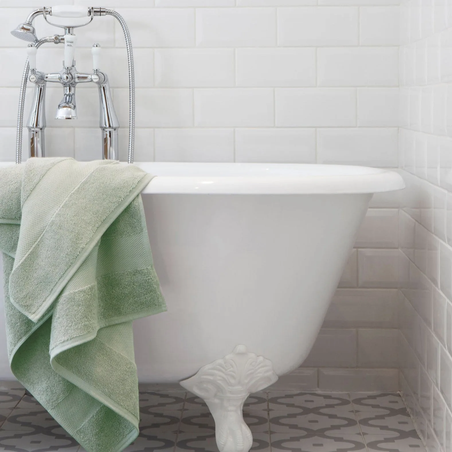 The Benefits of Using a Towelling Robe After a Shower: Comfort and Convenience