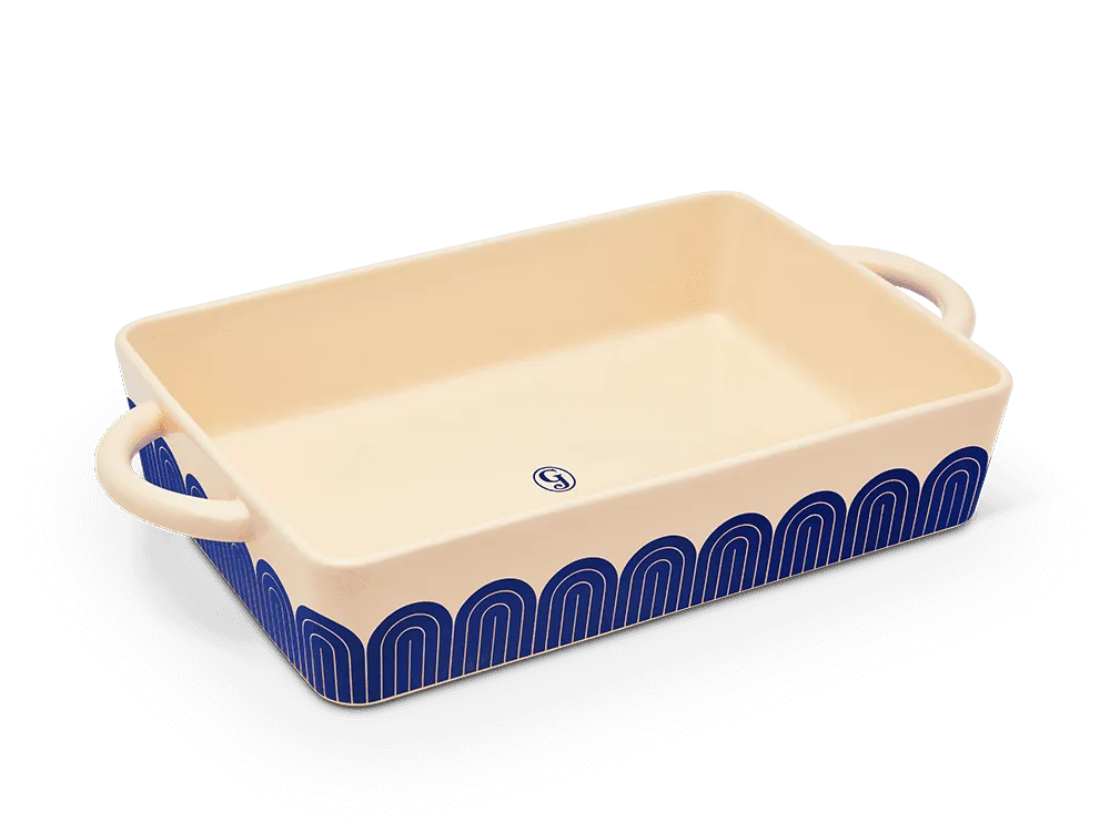 How to Bake with a Stoneware Baking Dish: Tips for Even Cooking and Easy Cleanup