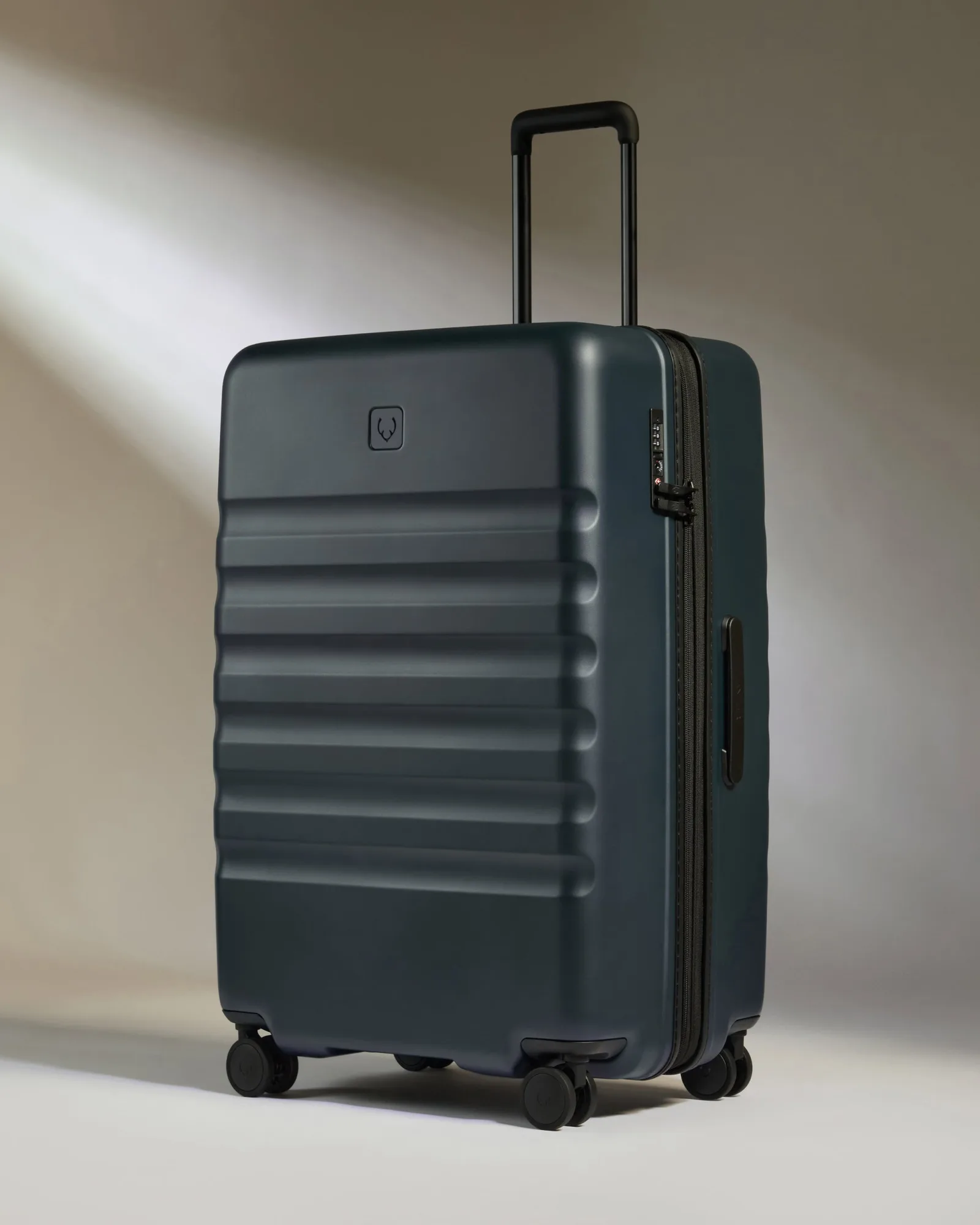 Large Suitcase Packing Guide: How to Fill It Without Overpacking