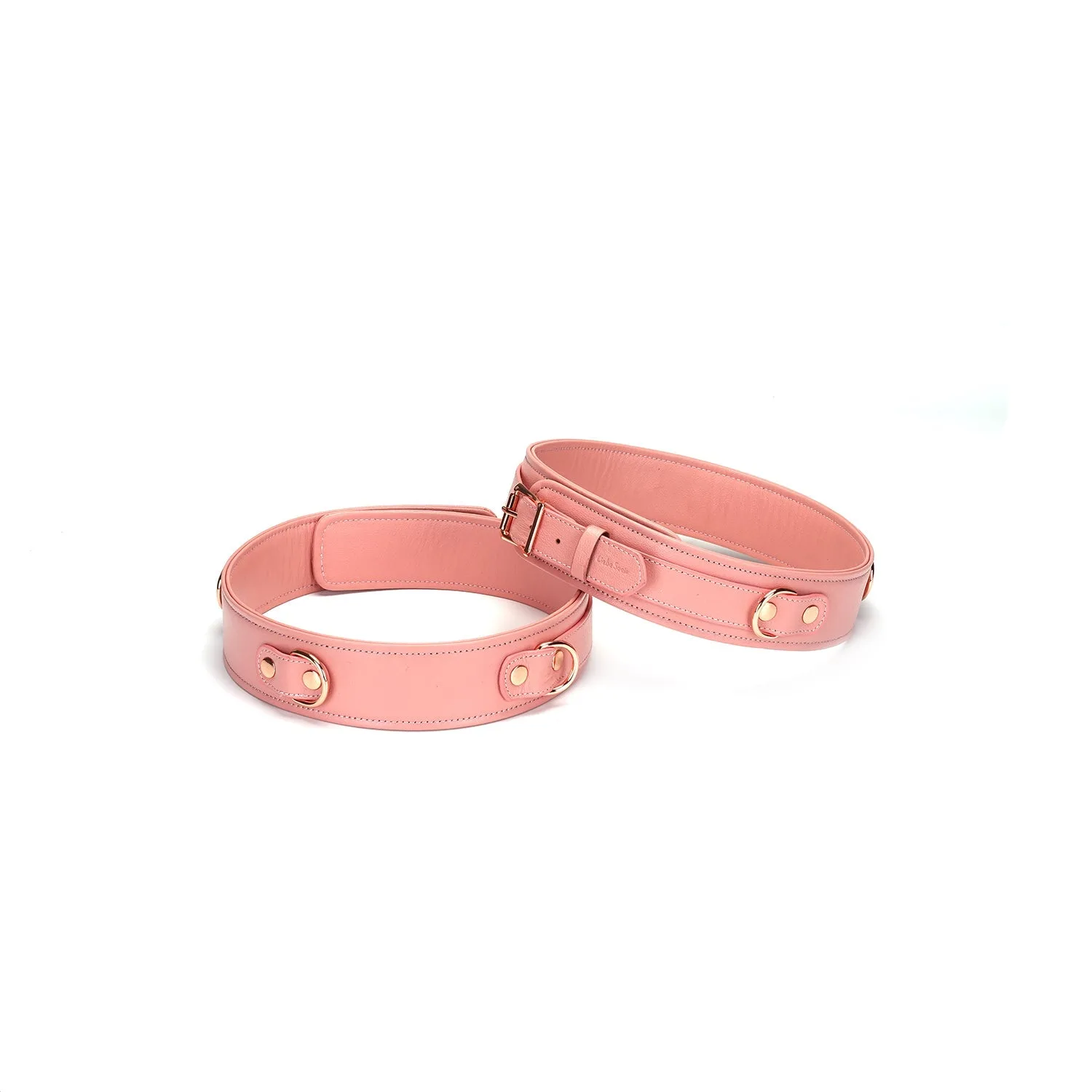 Pink Dream : Cuissardes en cuir rose avec accessoires en or rose