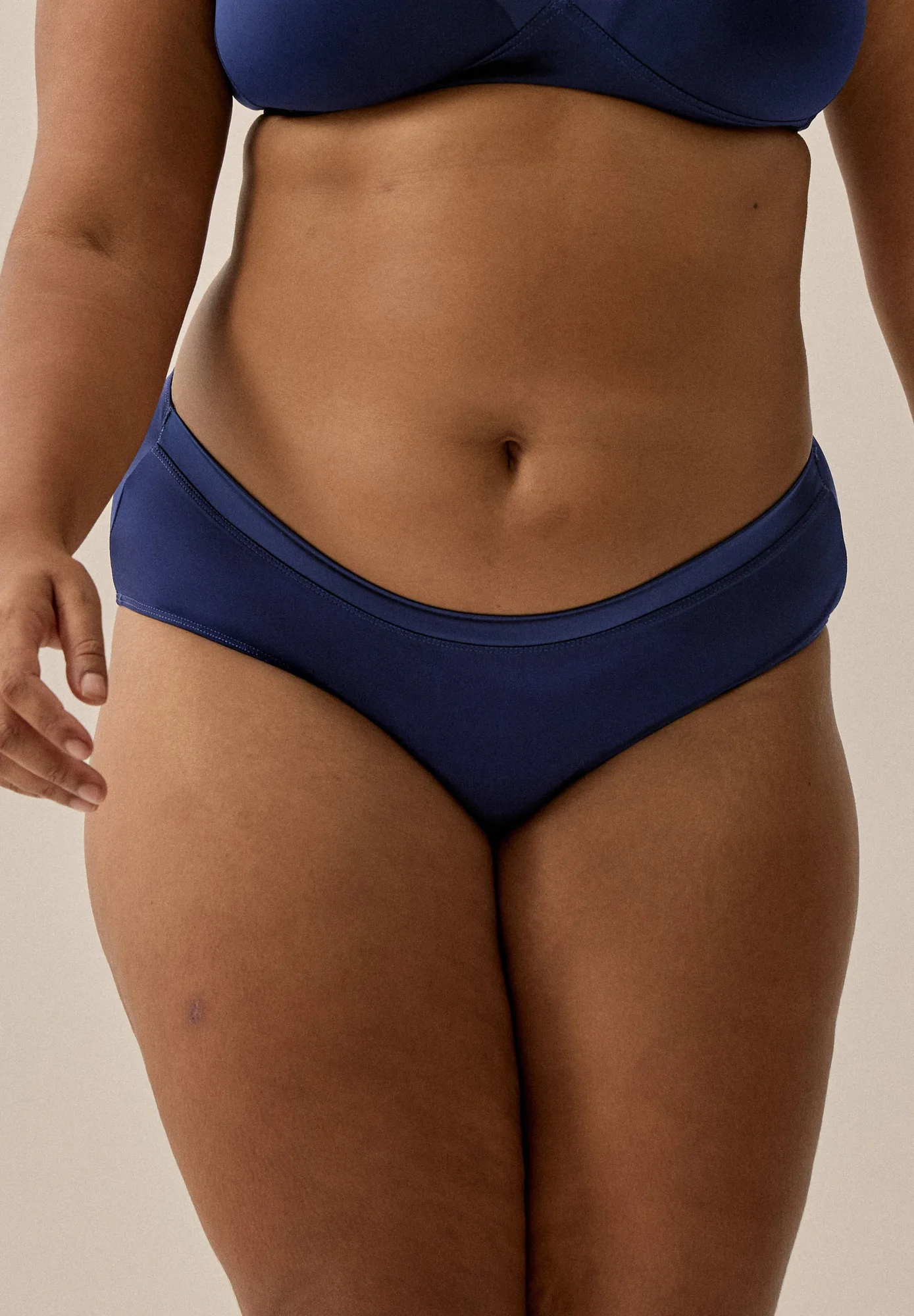 Softer Slip mit Glanzband