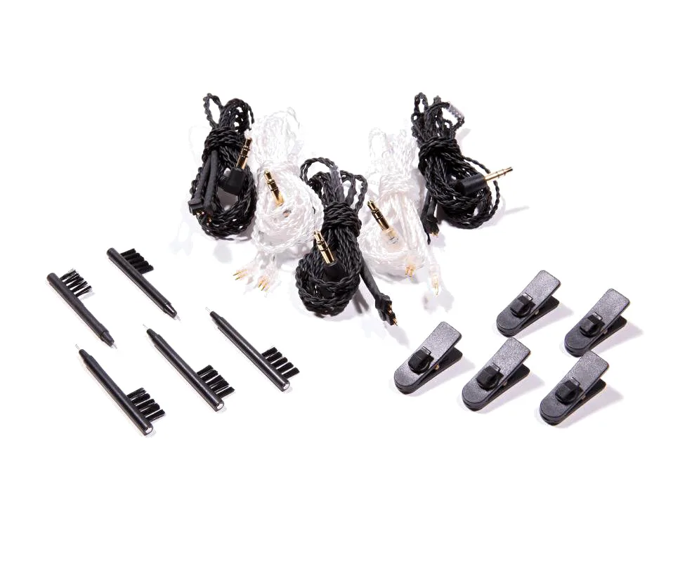 ماذا يحتوي حقيبة السفر 64 Audio 2-Pin؟