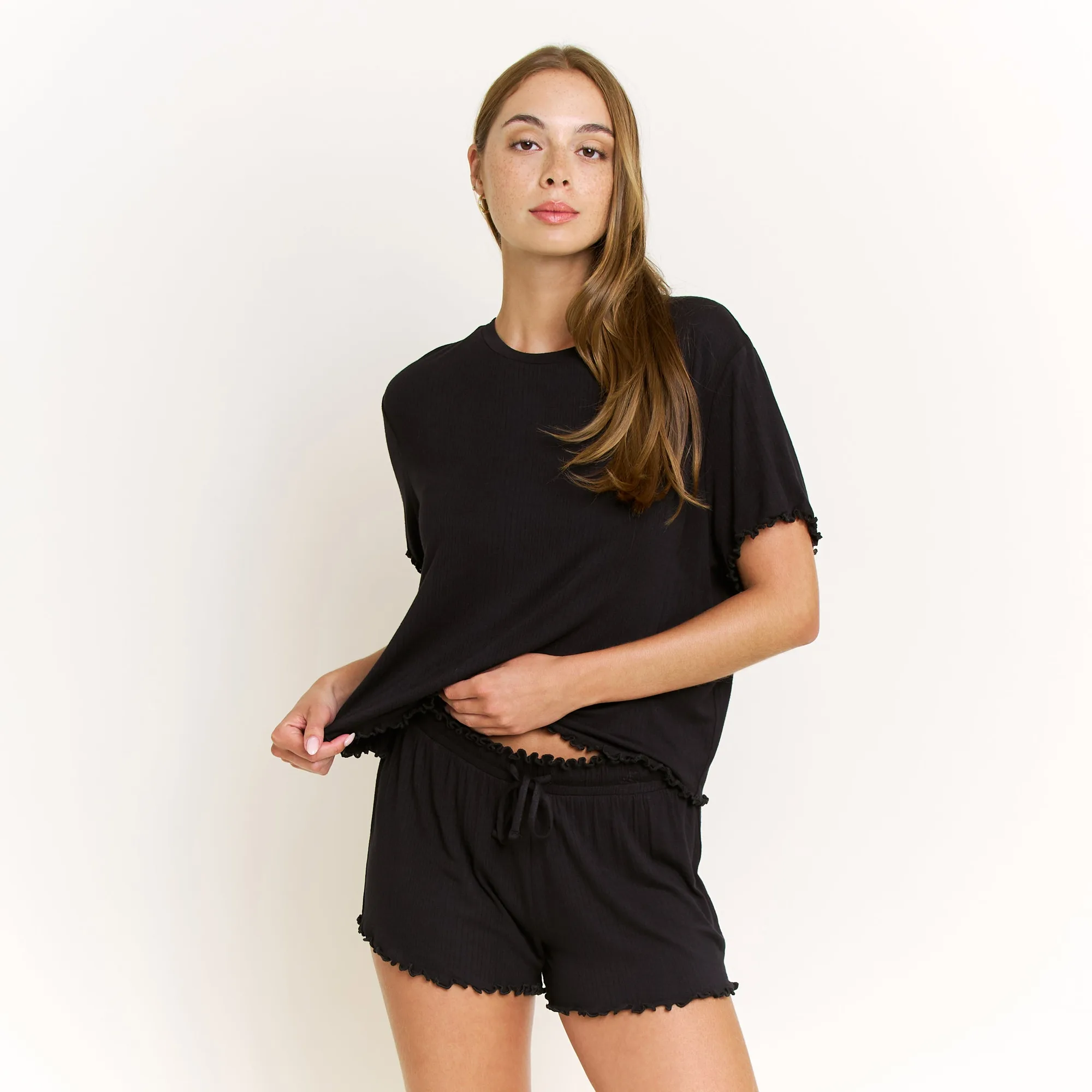 Chemise oder Shortie-Set: Welcher Schlafstil passt zu dir?