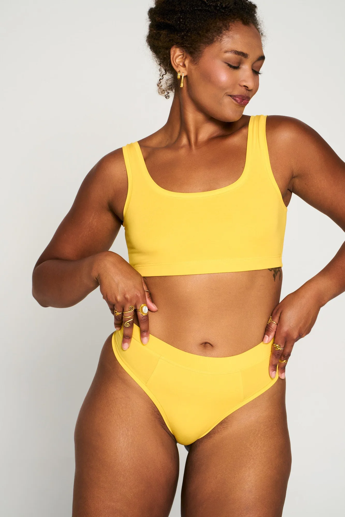 Seamless Thong vs. Crossover Thong: Key Differences