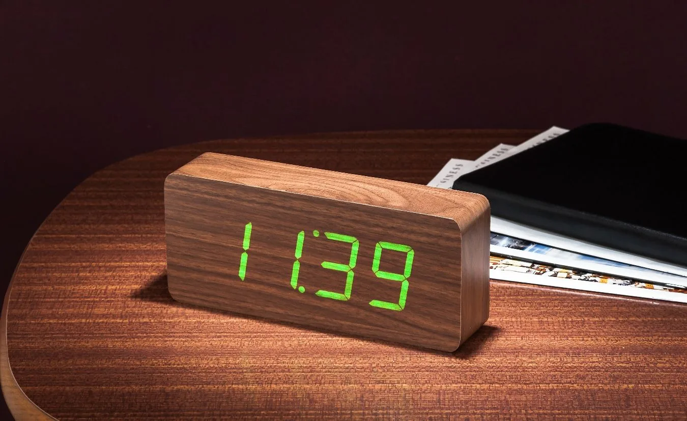 Slab Click Clock vs Traditional Analog Clock: Which Is Better?