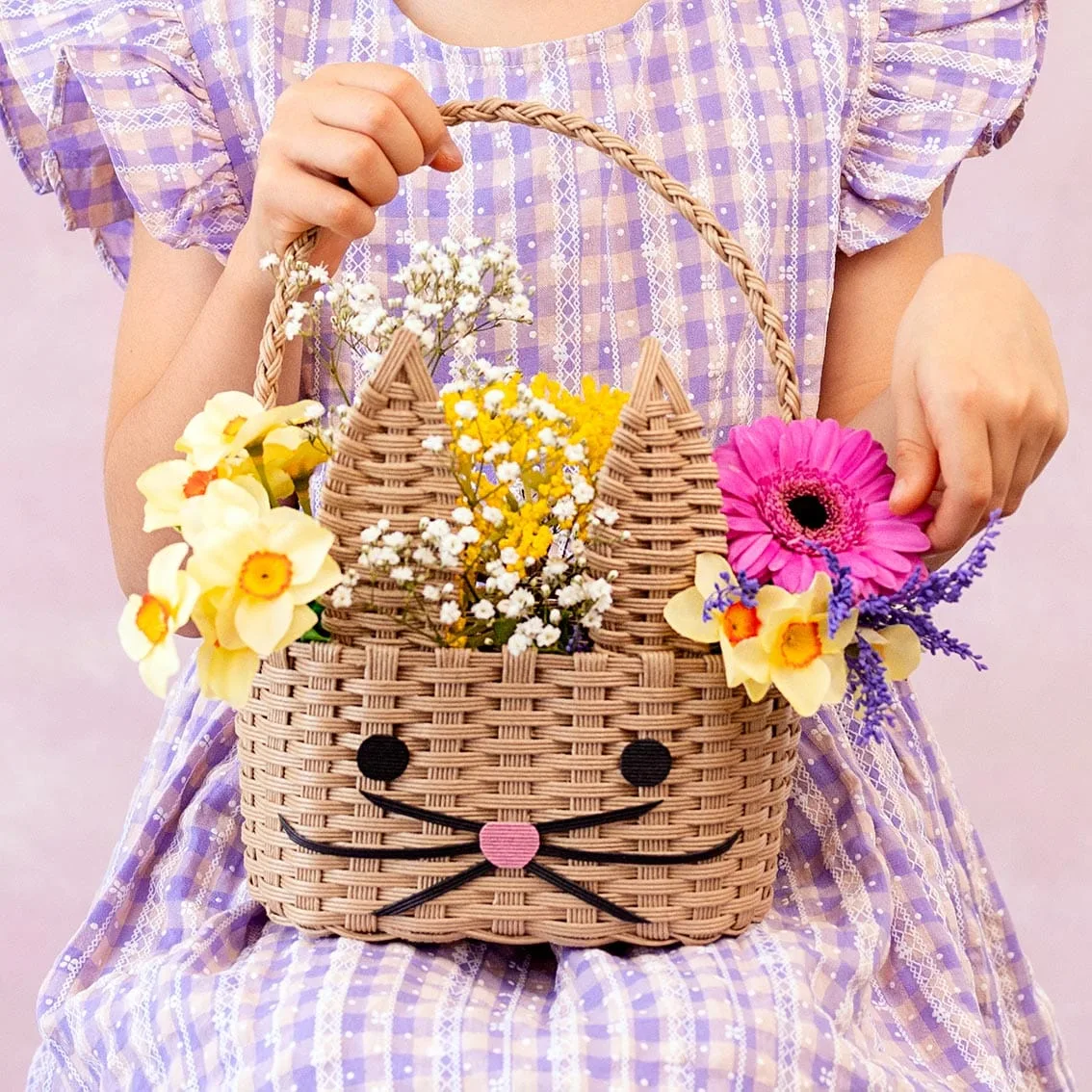 Qué poner en una cesta de Pascua con forma de conejito primaveral