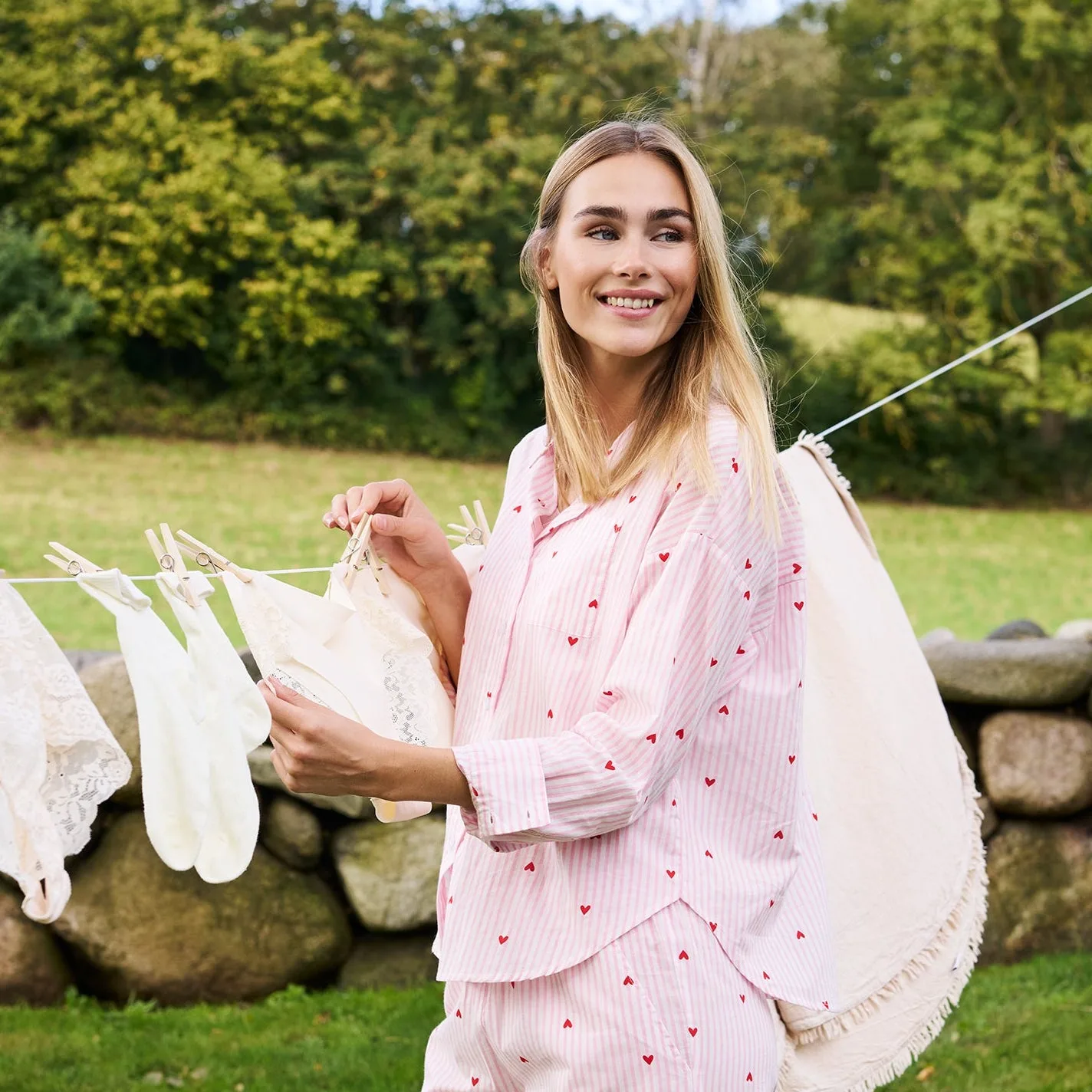 Camisa de noite vs. vestido de noite: qual o estilo de sono ideal para si?