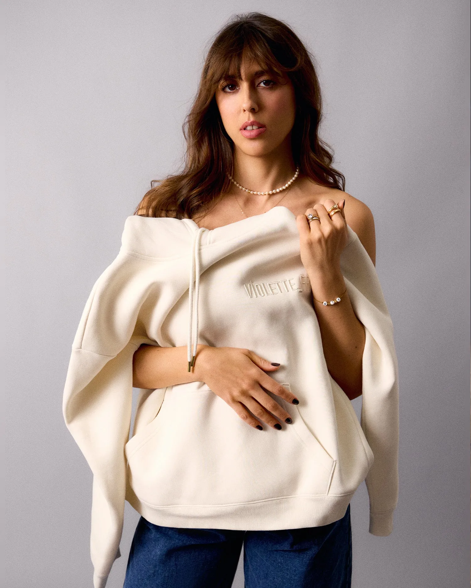 Avec Amour vs. C'est La Cream Hoodie: Lớp ấm áp nào phù hợp với bạn?