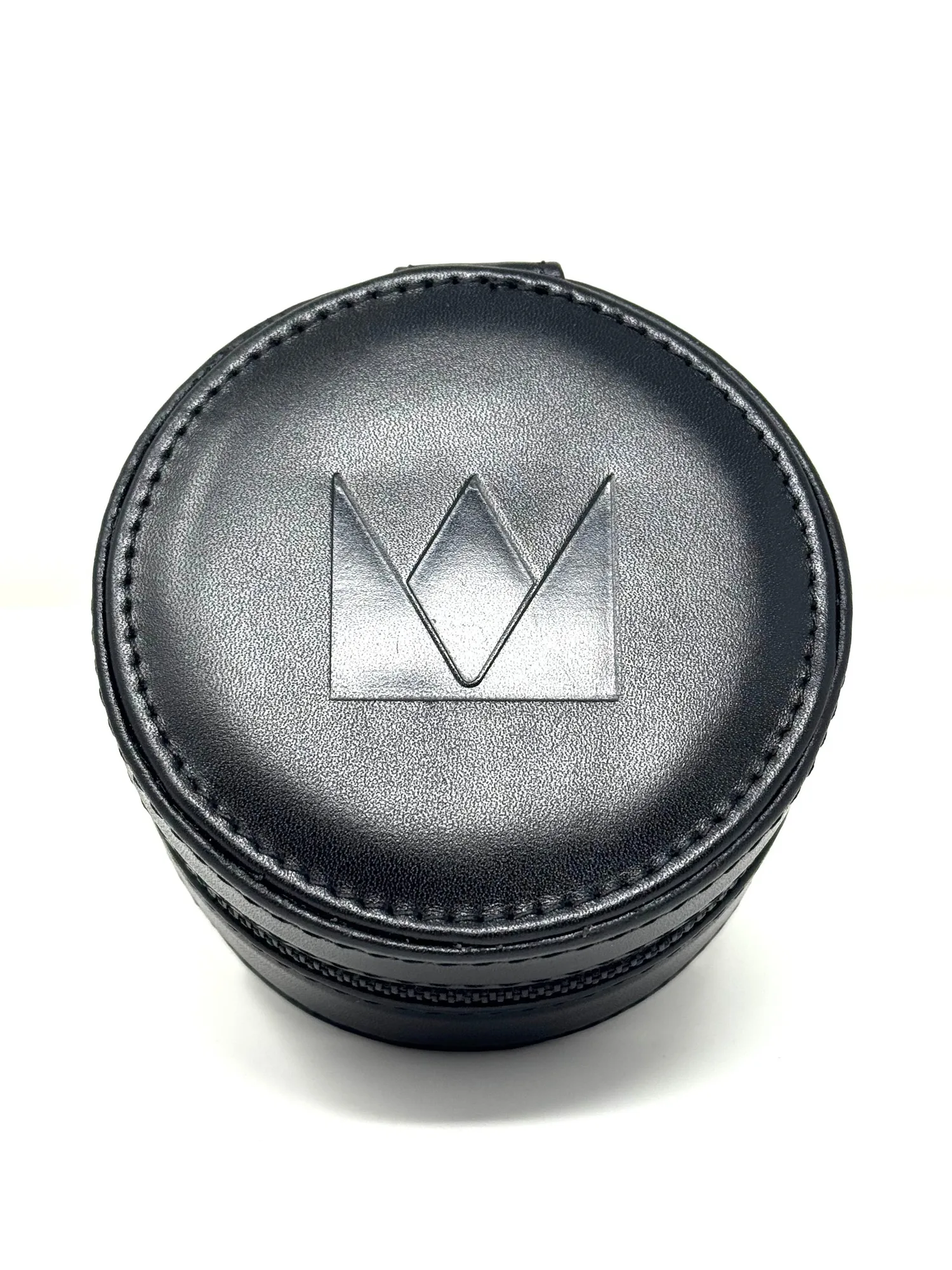 Ranger ses IEM Noble dans un étui rond en cuir