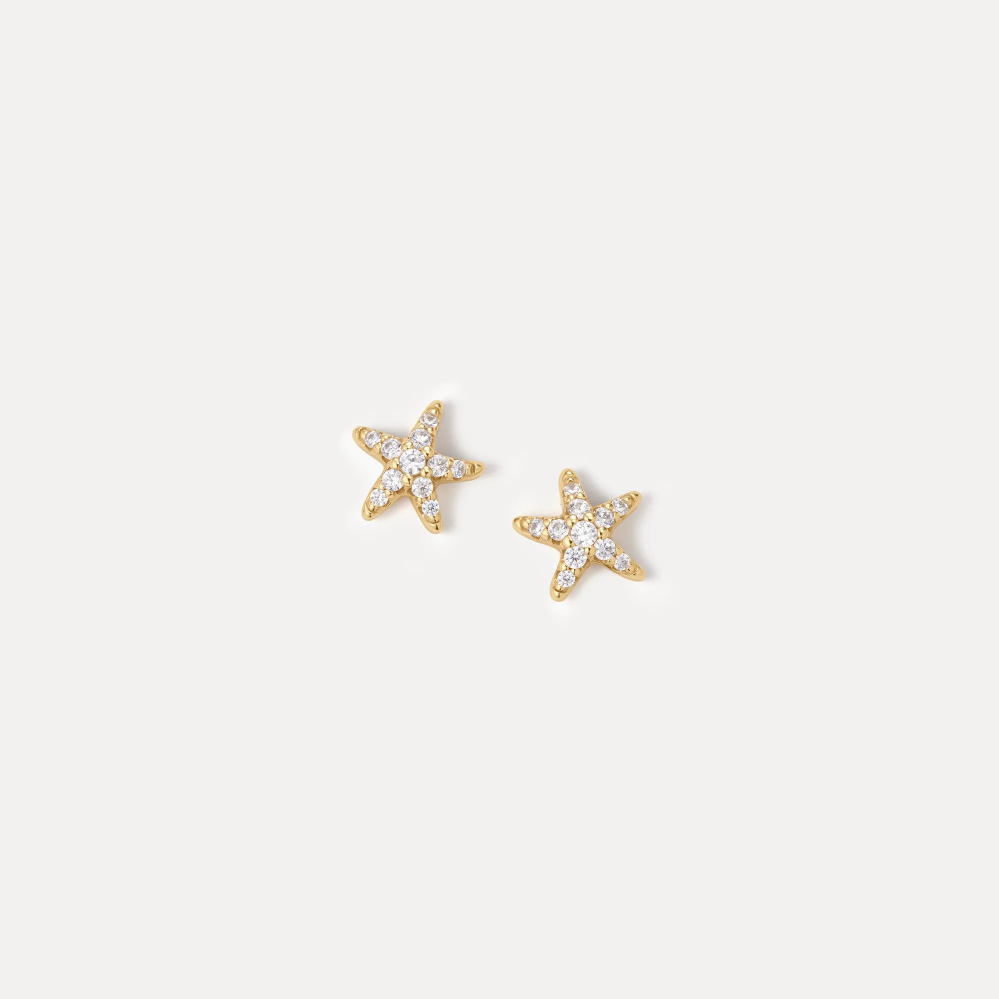 Sea Star Studs vs. Pavé Sea Star Studs: A Detailed Comparison of Dainty Starfish Earrings