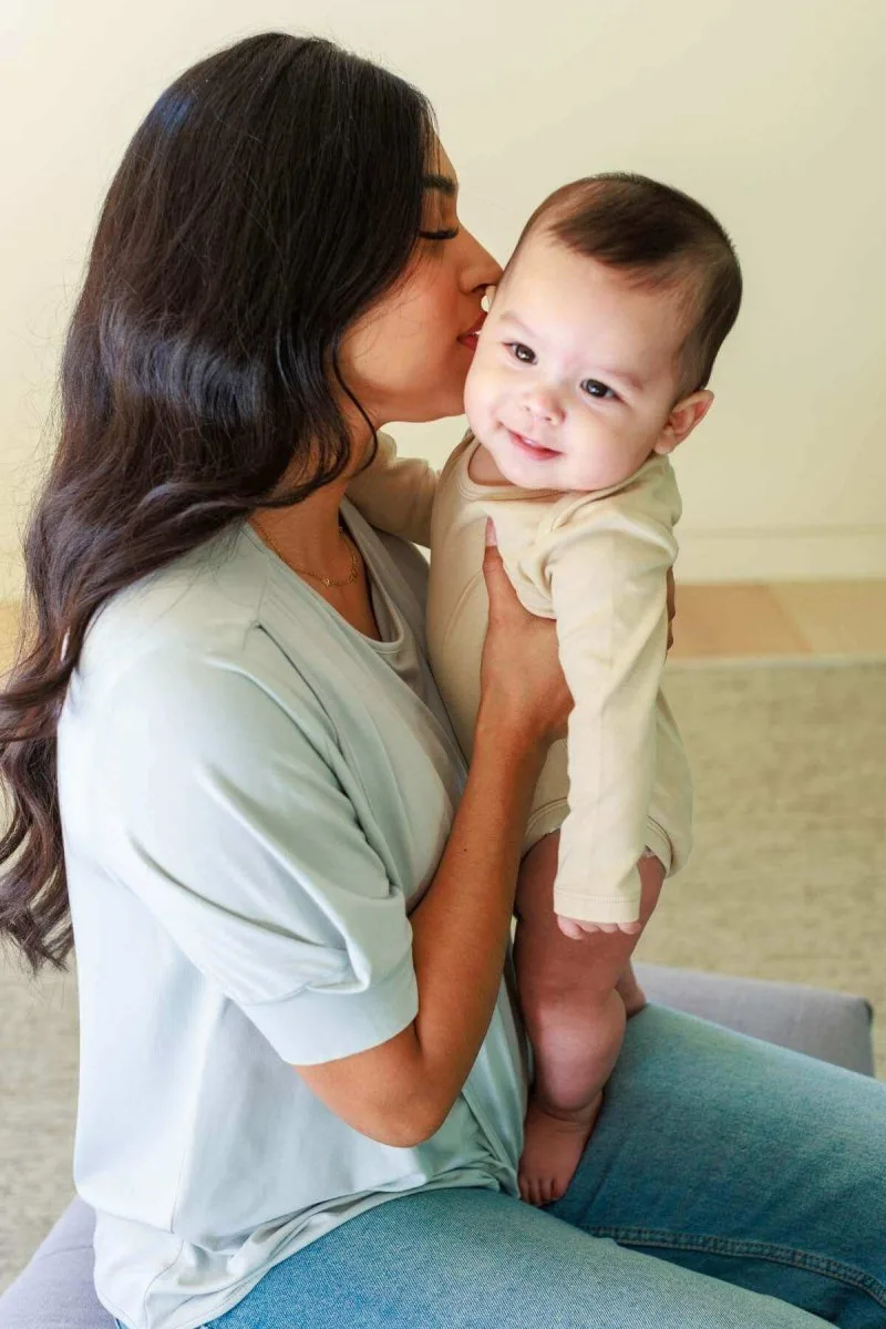 Cách phối lớp áo cho con bú Camille cho mùa thu và đông