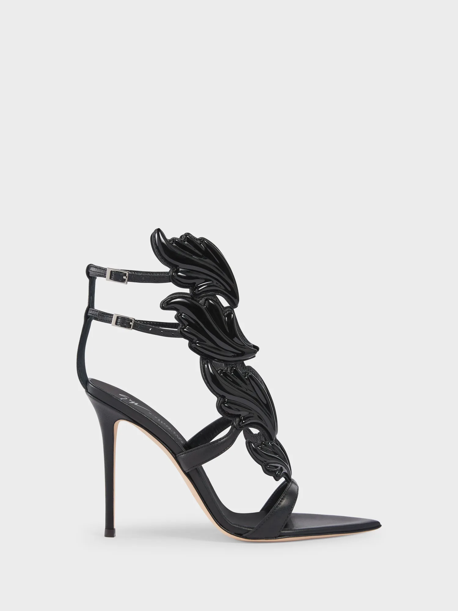 Dafne vs New Cruel Sandal 105: Guida al tacco