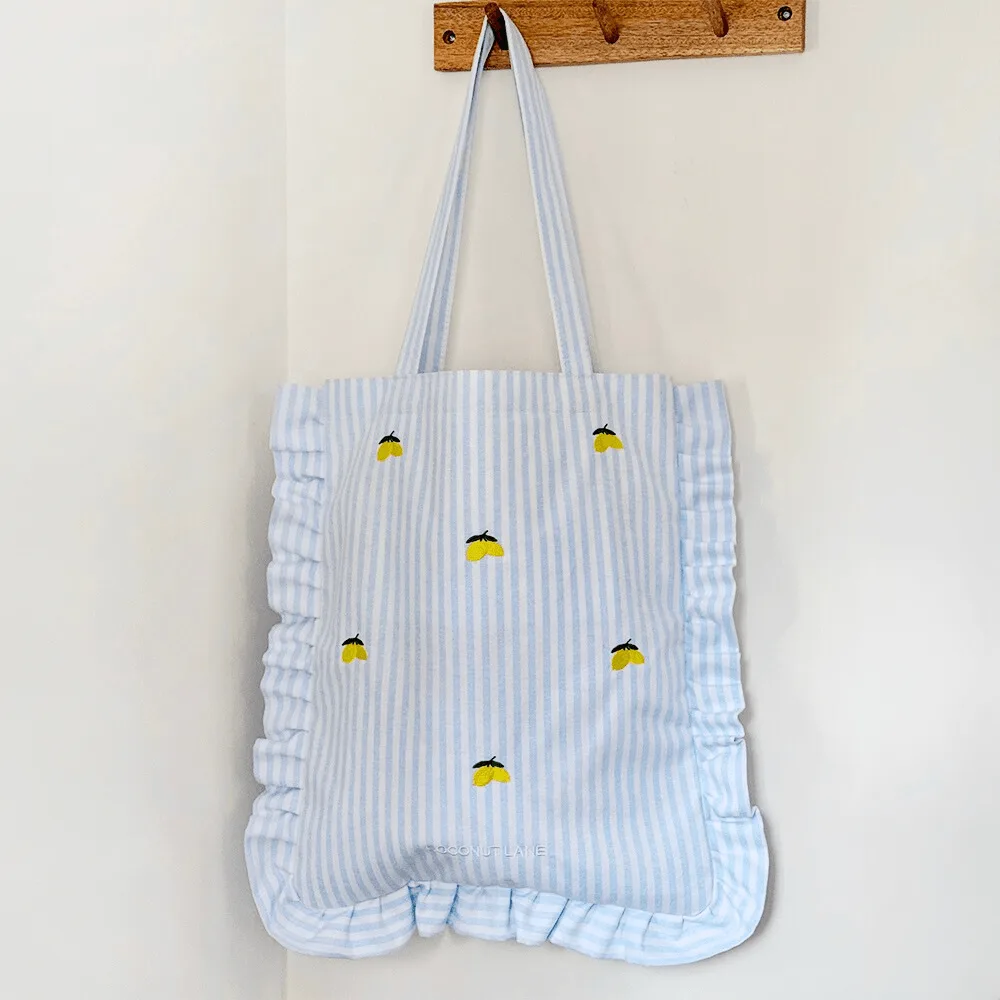 How to Choose the Right Tote Bag for Dog Walks