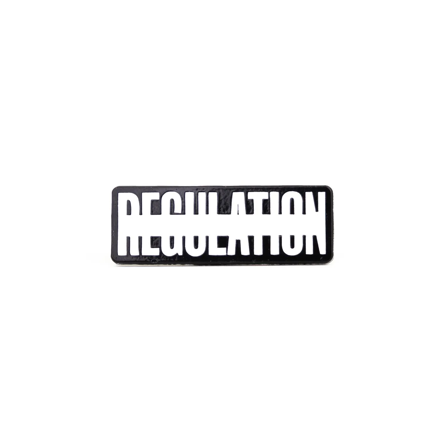 REGULATION 컬렉션 핀 배지 전시 아이디어