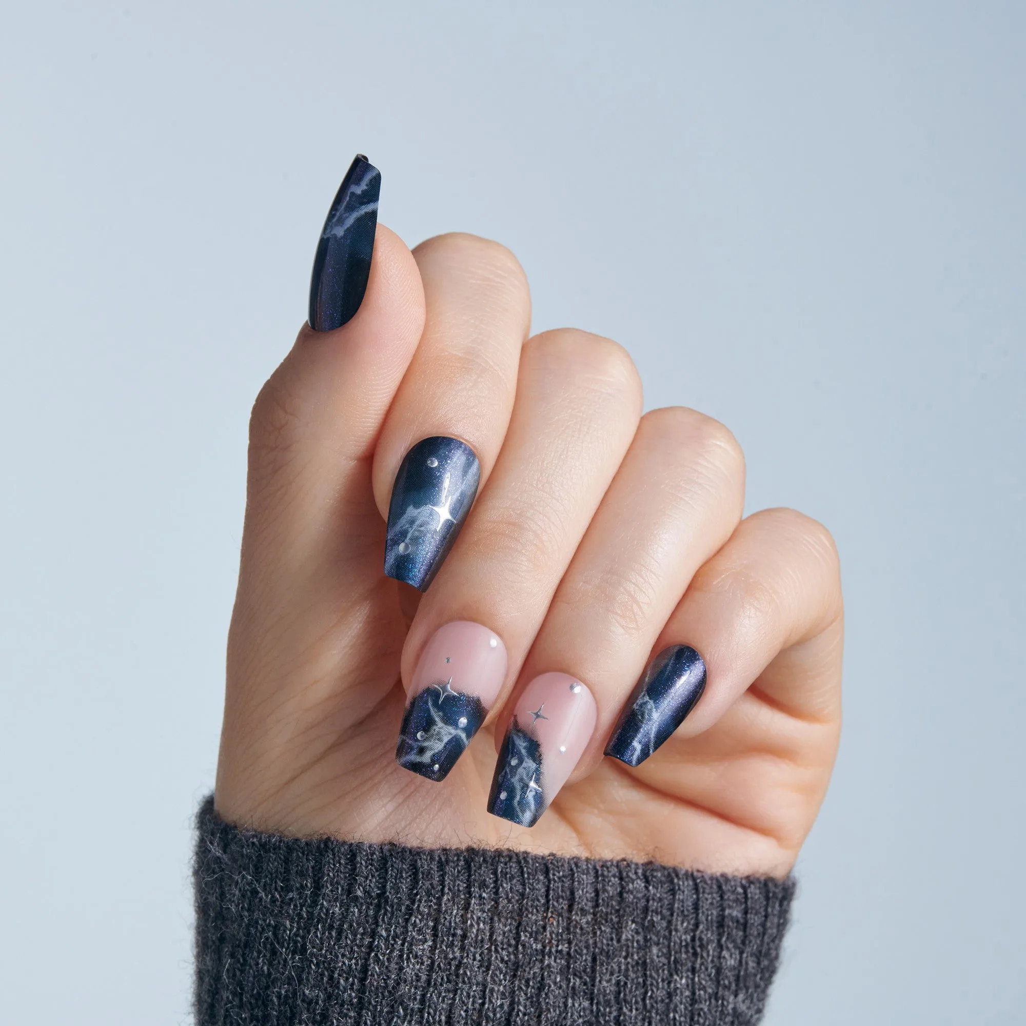 Comment poser les ongles press-on Kiss Halloween pour un look effrayant