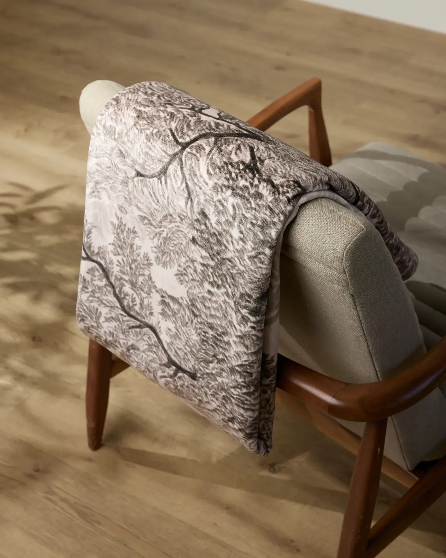 How to Choose the Perfect Waffle Bath Towel: Absorbency, Softness, and Weight
