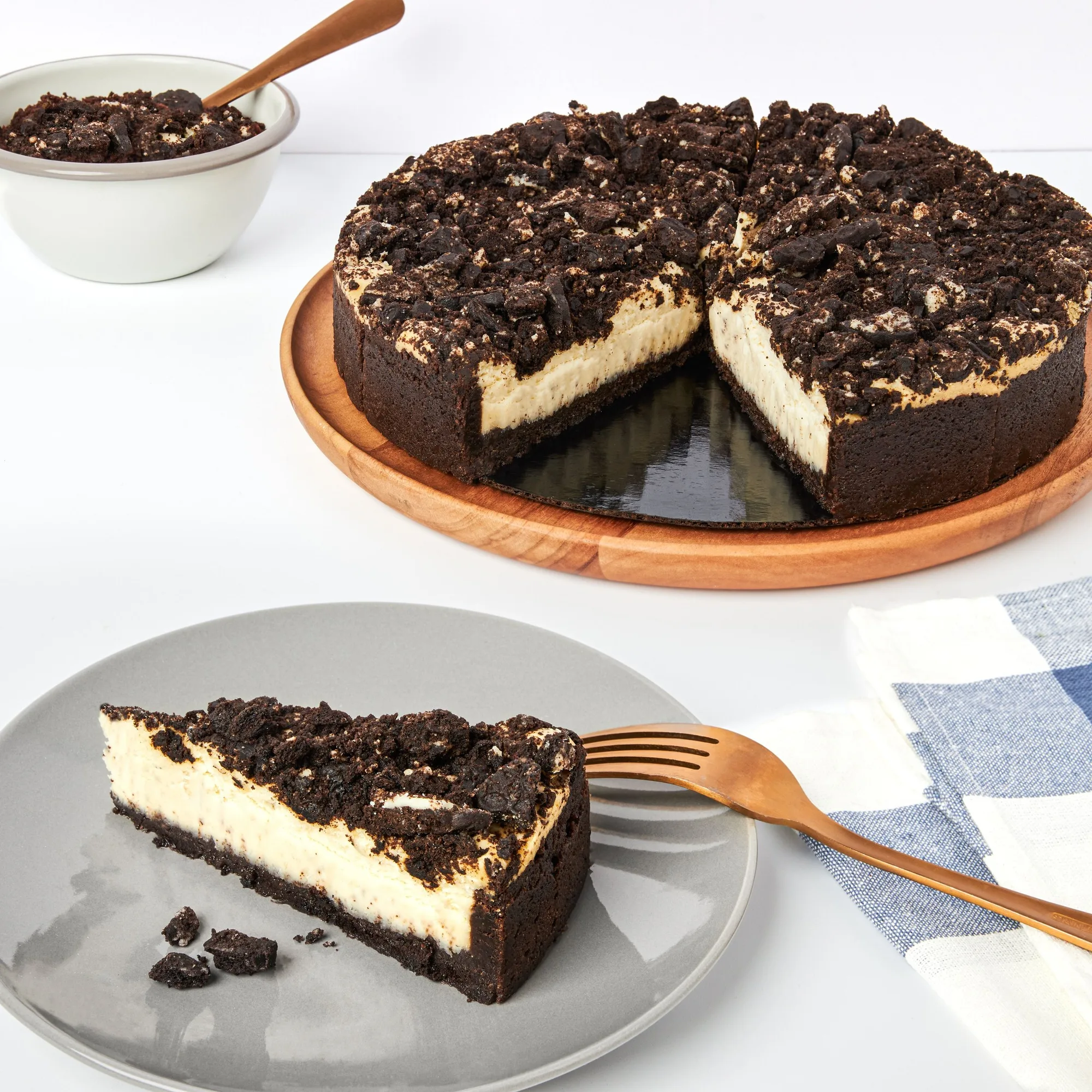 Cookies & Cream Cheesecake - 10"