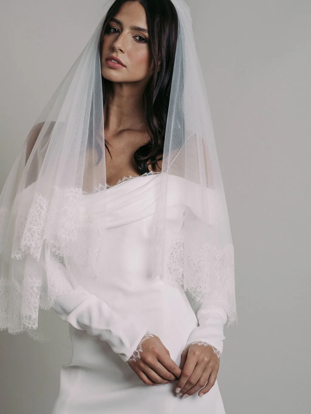 Midnight vs Moonlight: Qual vestido de noiva Rime Arodaky se adequa ao seu estilo?