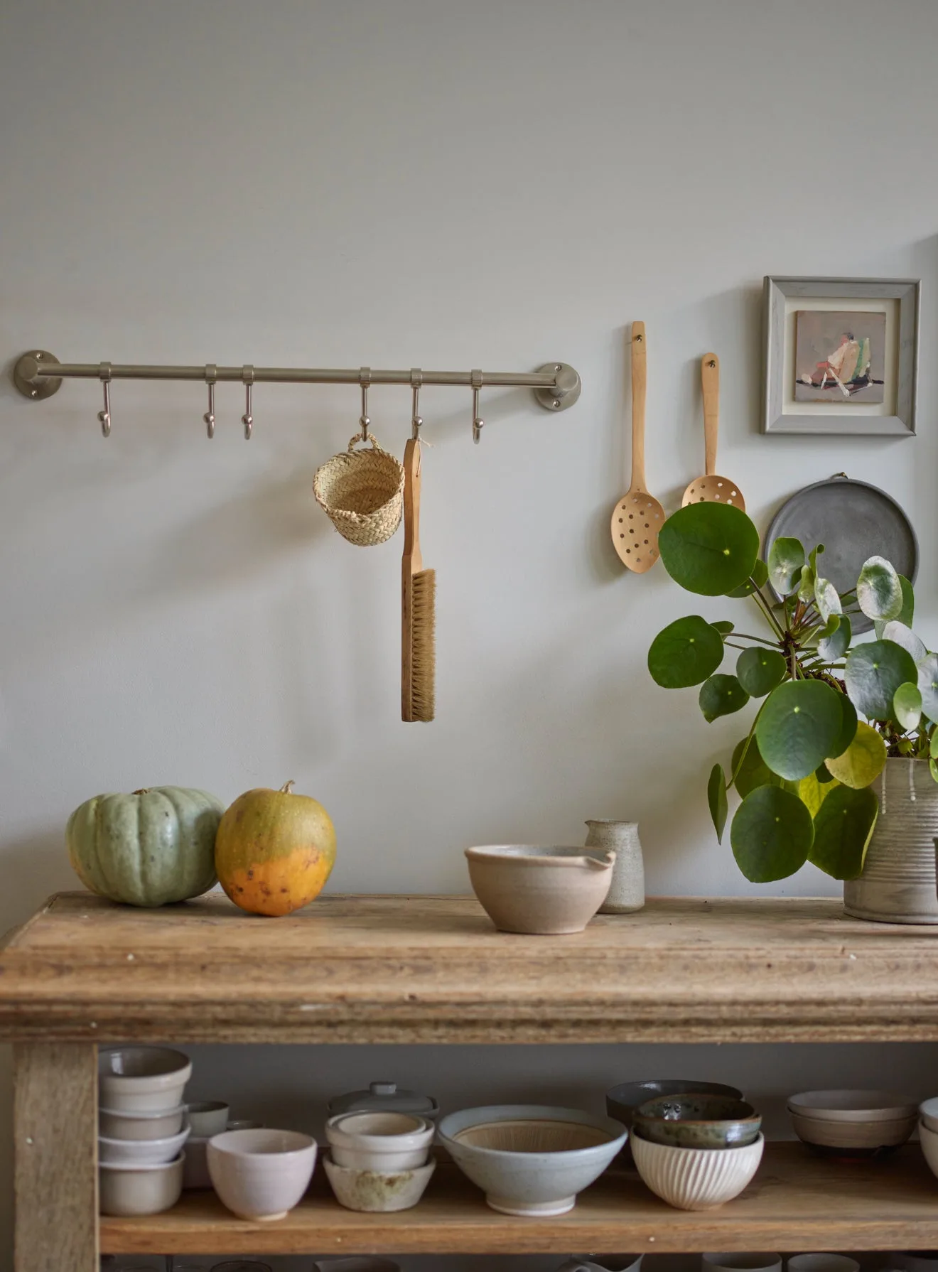 The Role of Hardware in Kitchen Renovations: Knobs, Pulls, and More