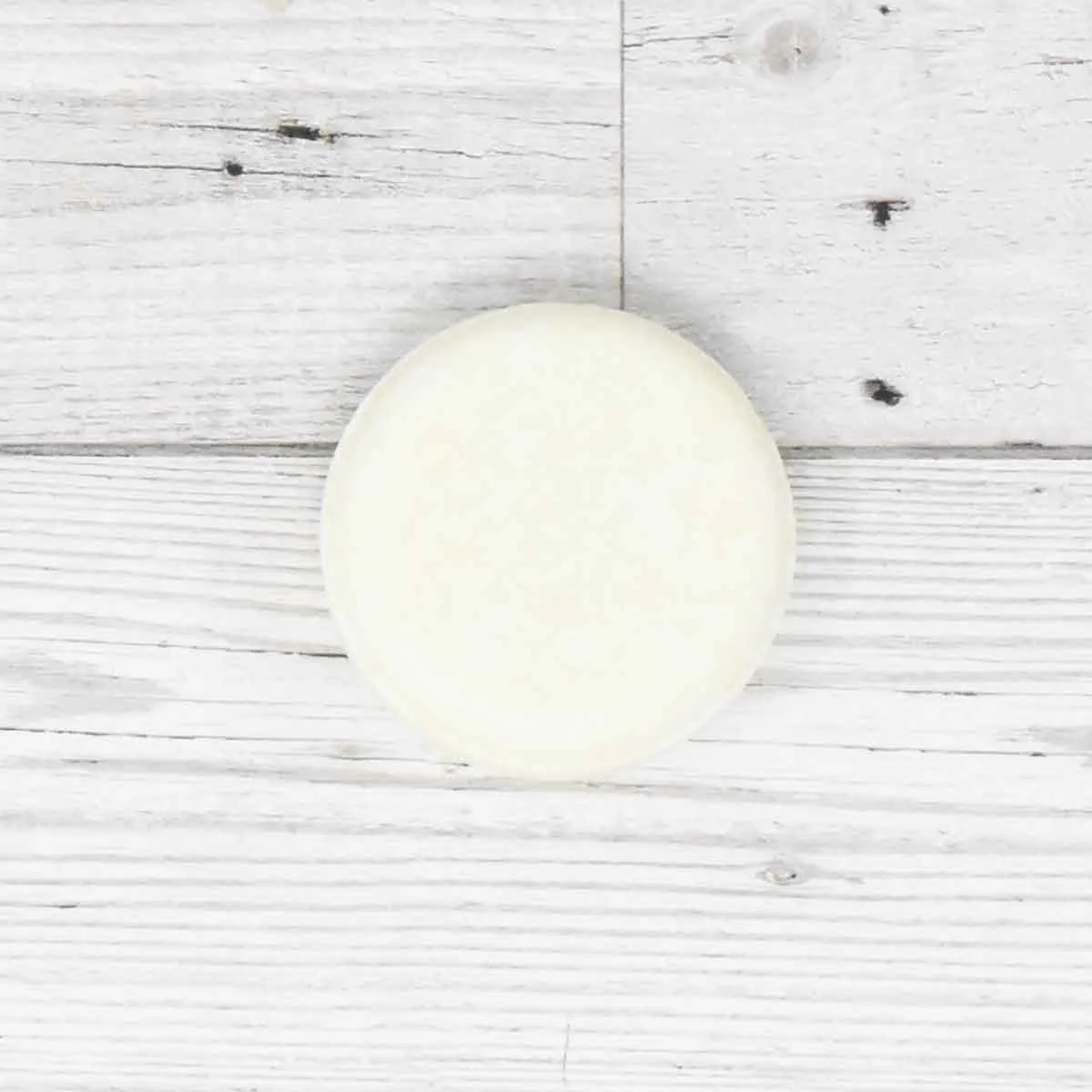 Traiter un cuir chevelu sec et qui gratte avec un shampoing solide