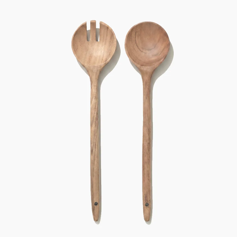 Scegliere il set di utensili in legno per servire