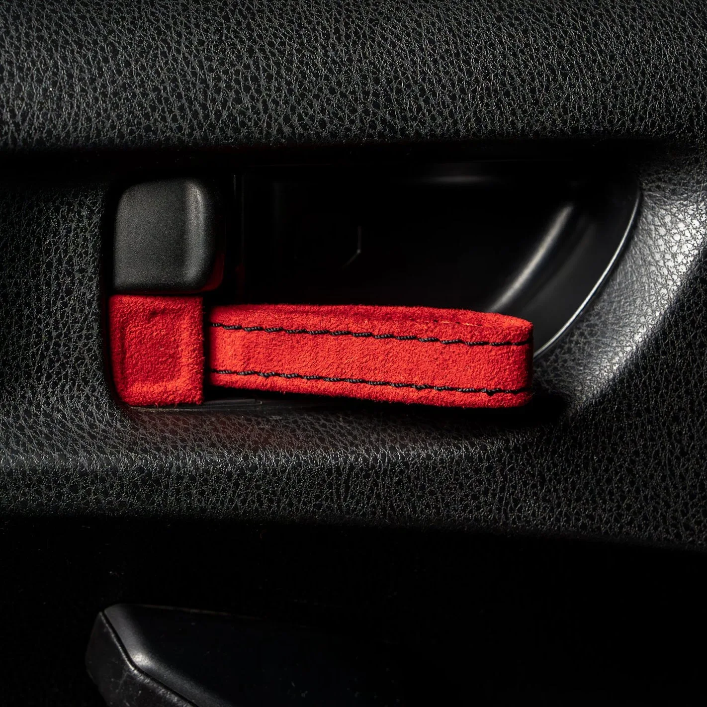 Alcantara 車門拉帶套件:安裝與適用指南