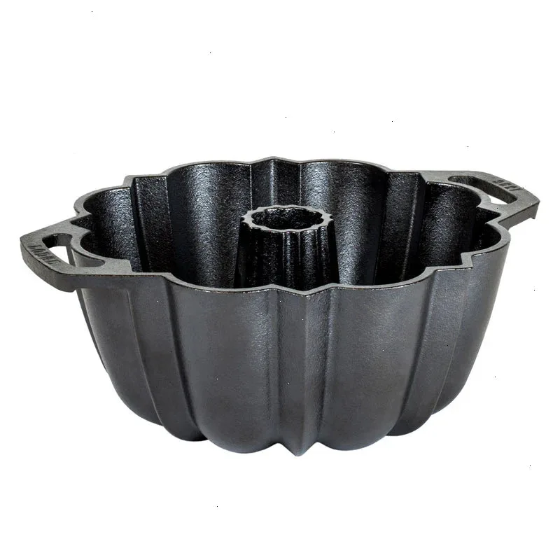 Cast Iron Fluted Cake Pan vs Standard Bundt Pan: Which Bakeware Produces the Best Desserts?